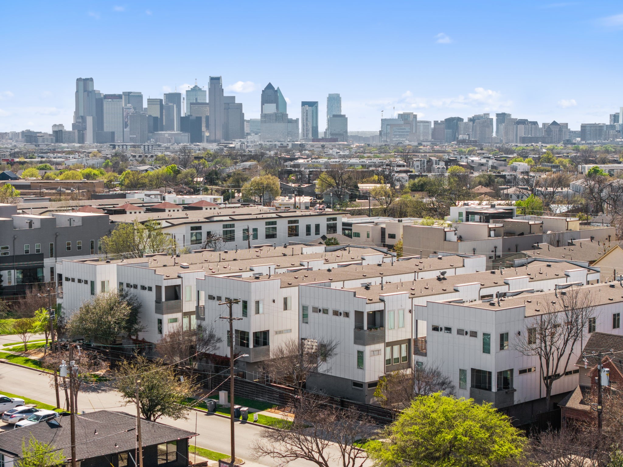 1915 Summit Avenue 2