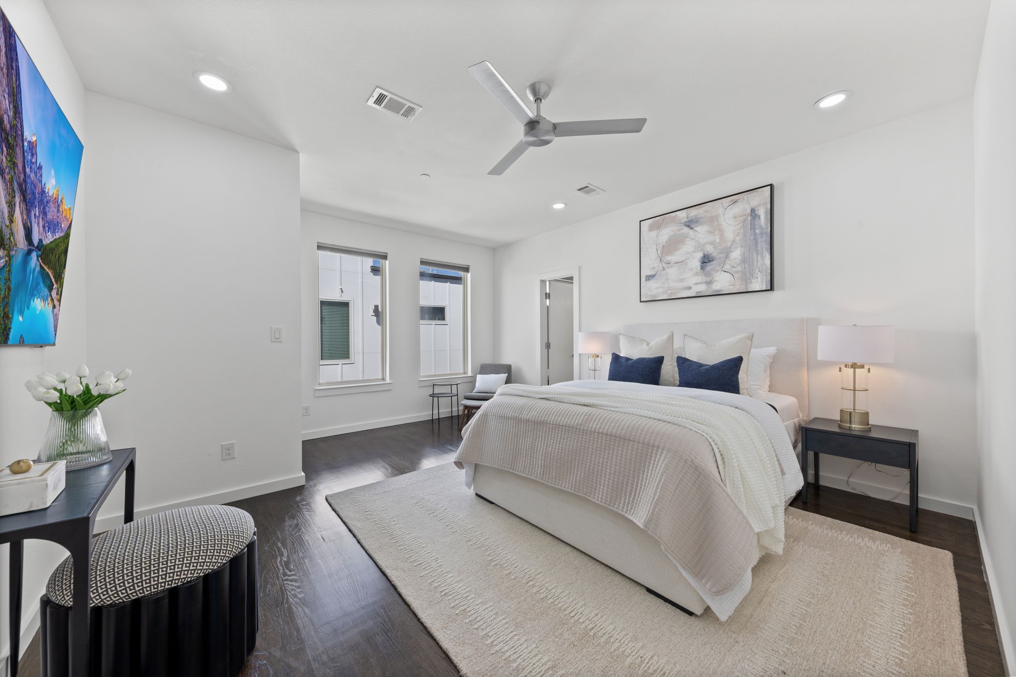 1915 Summit Avenue 2