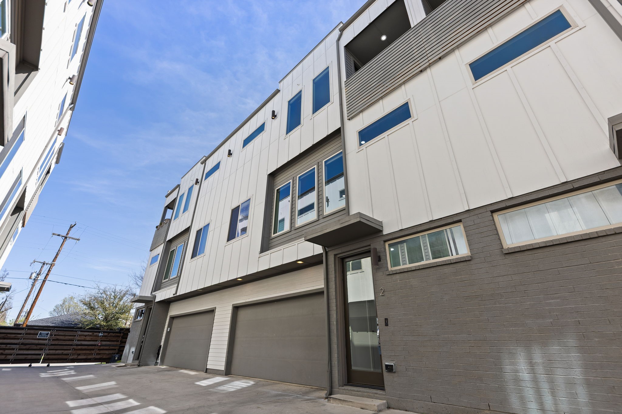 1915 Summit Avenue 2
