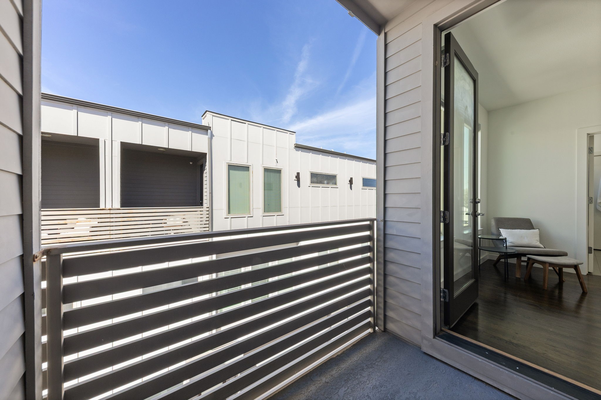 1915 Summit Avenue 2