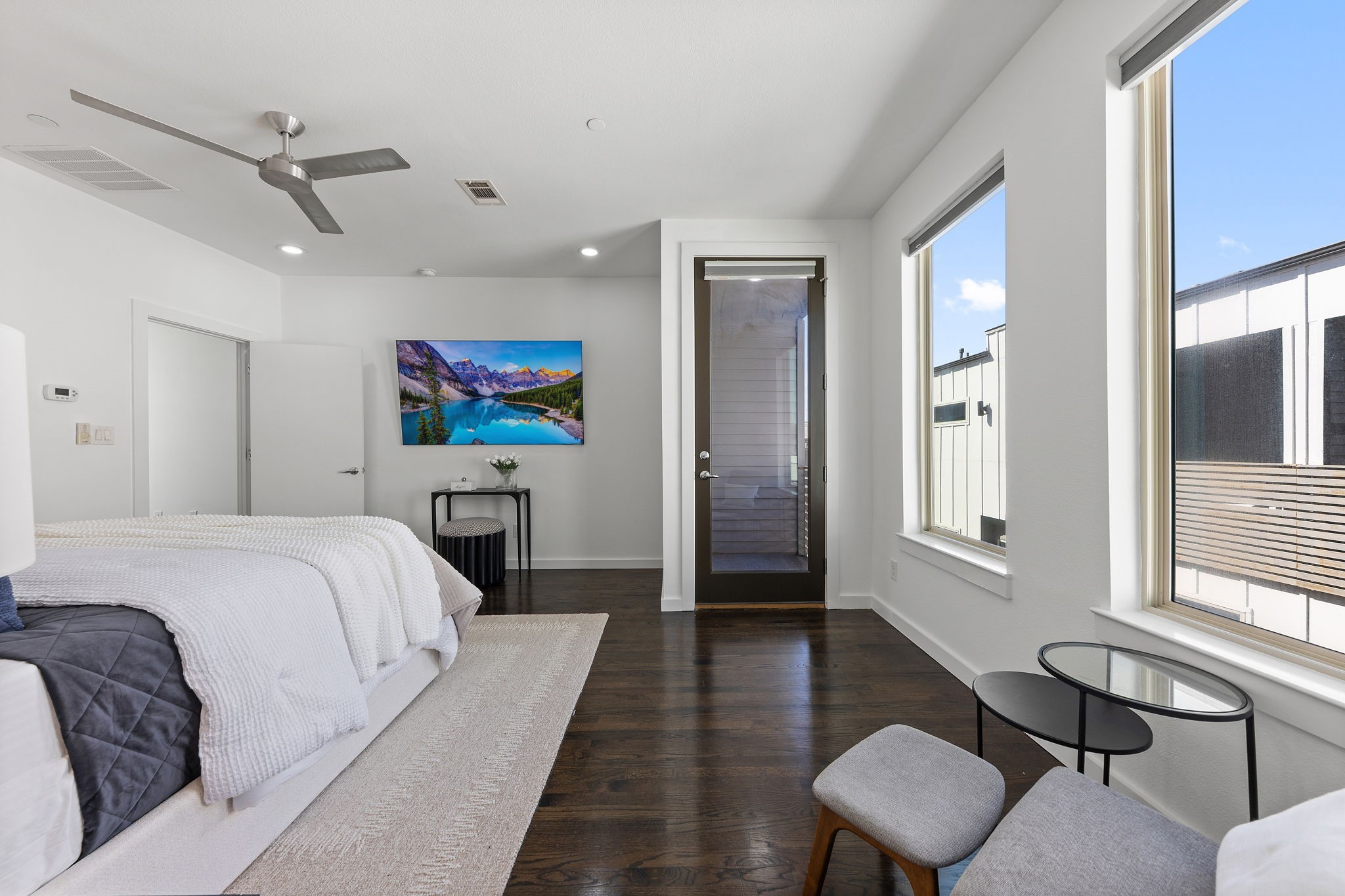 1915 Summit Avenue 2