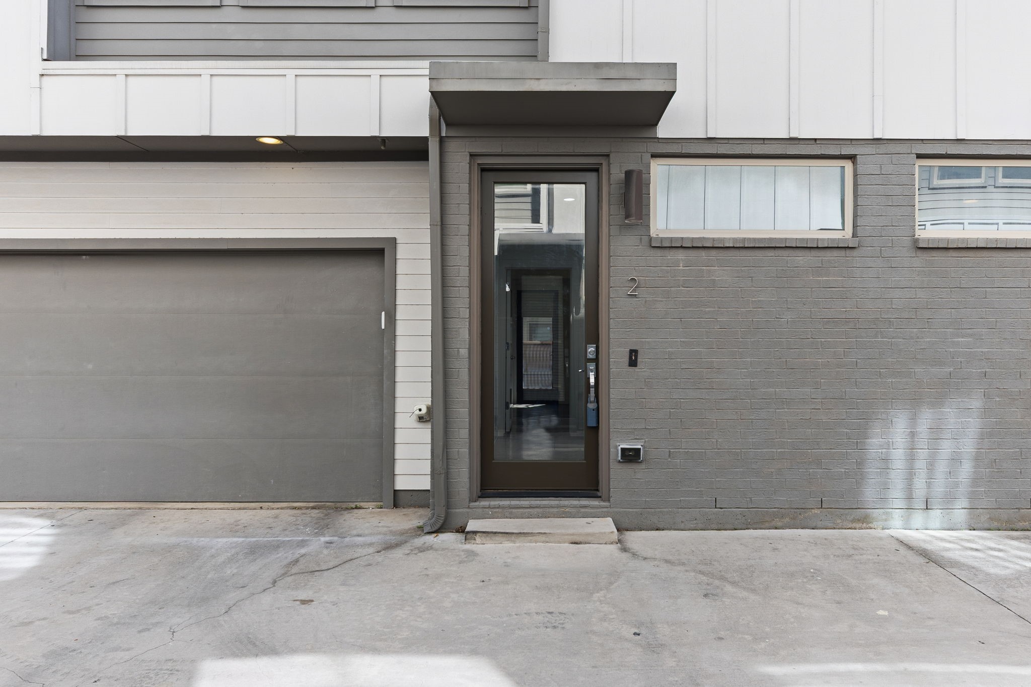 1915 Summit Avenue 2