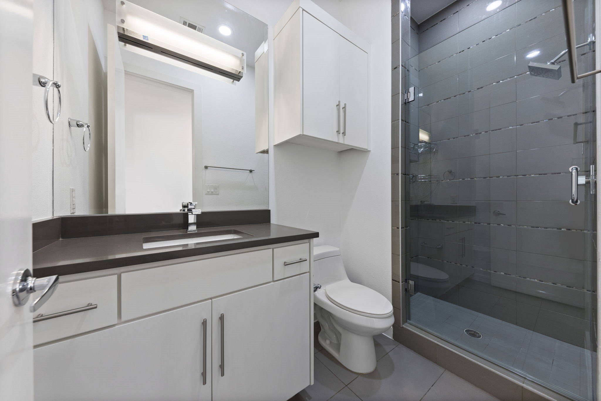 1915 Summit Avenue 2