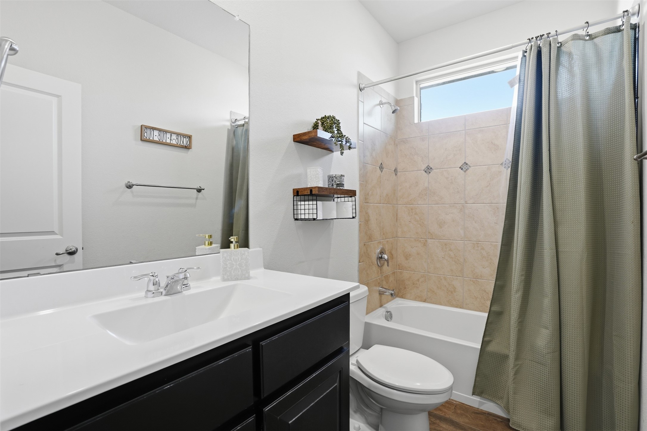 1502 Livermore Lane