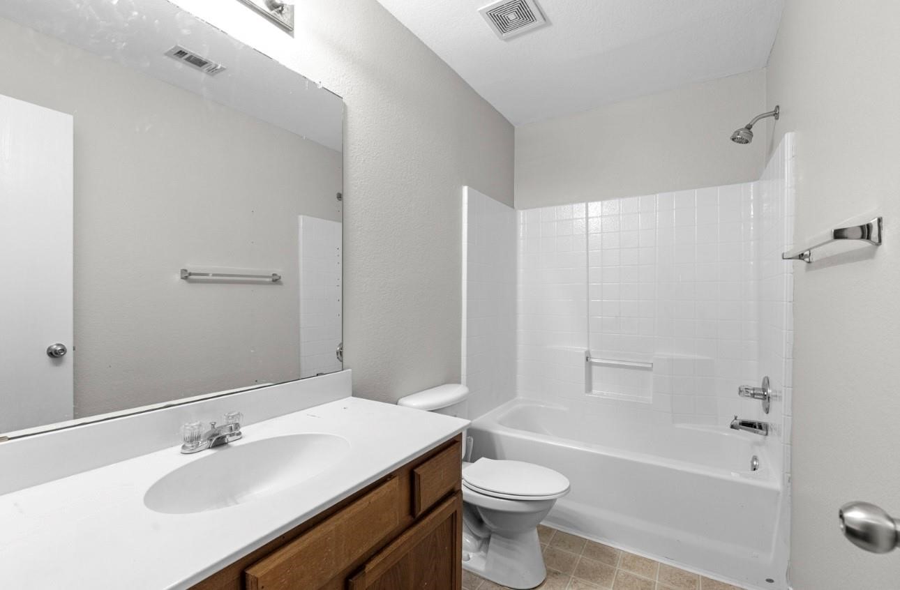 3521 Apple Valley Way