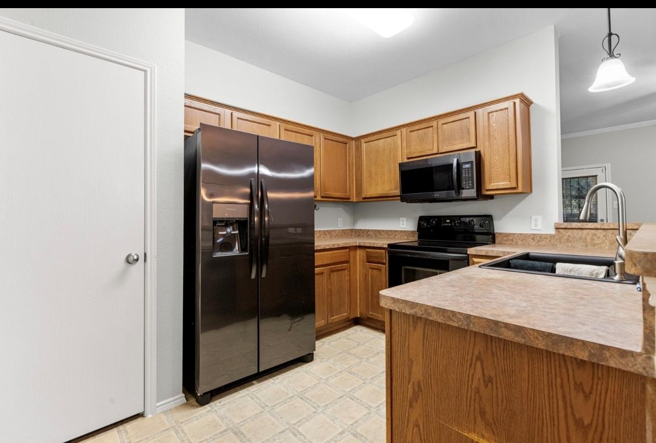 3521 Apple Valley Way