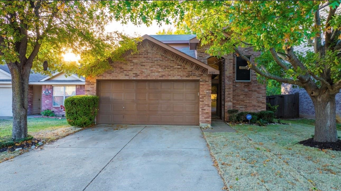 3521 Apple Valley Way