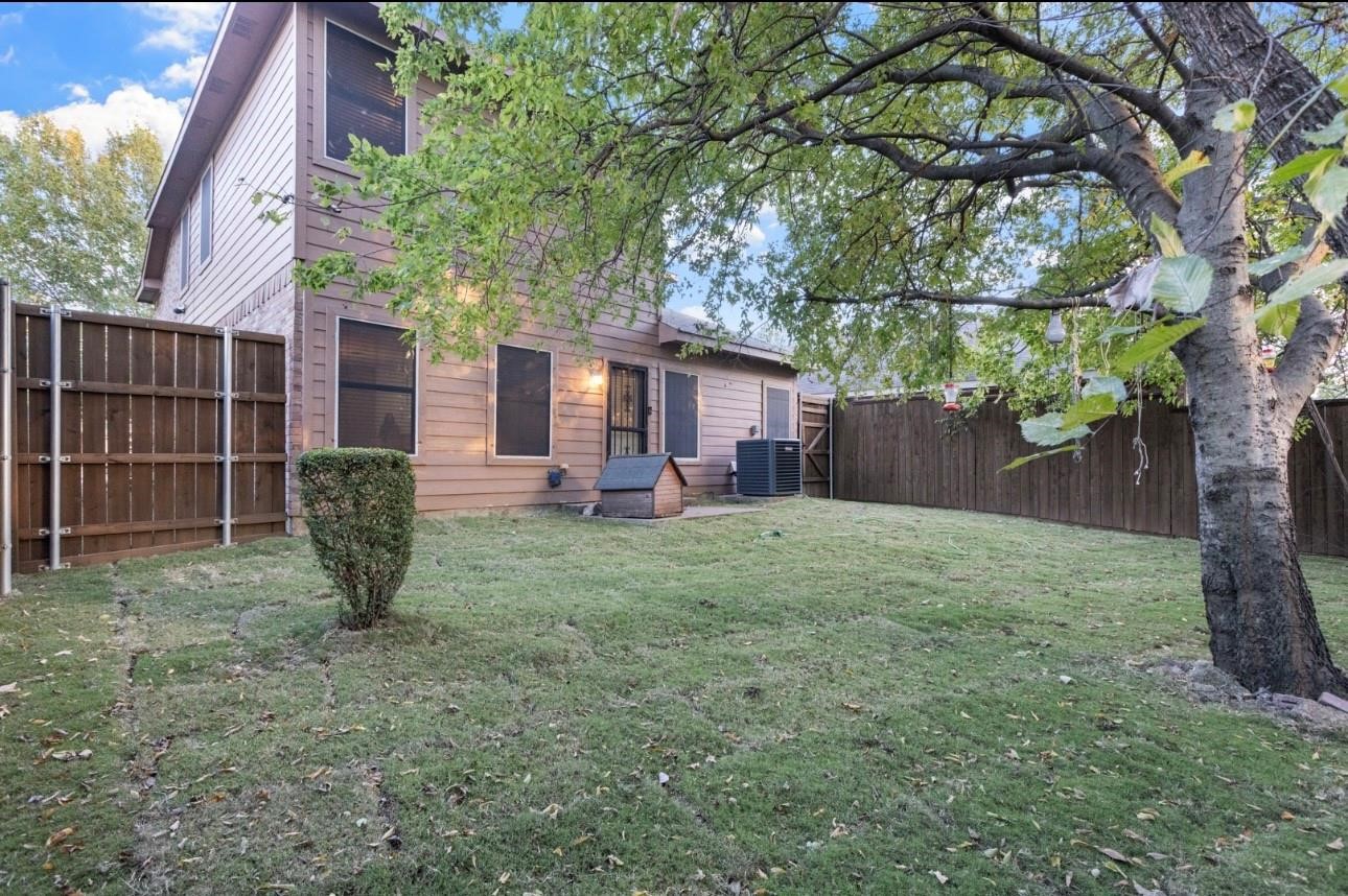 3521 Apple Valley Way