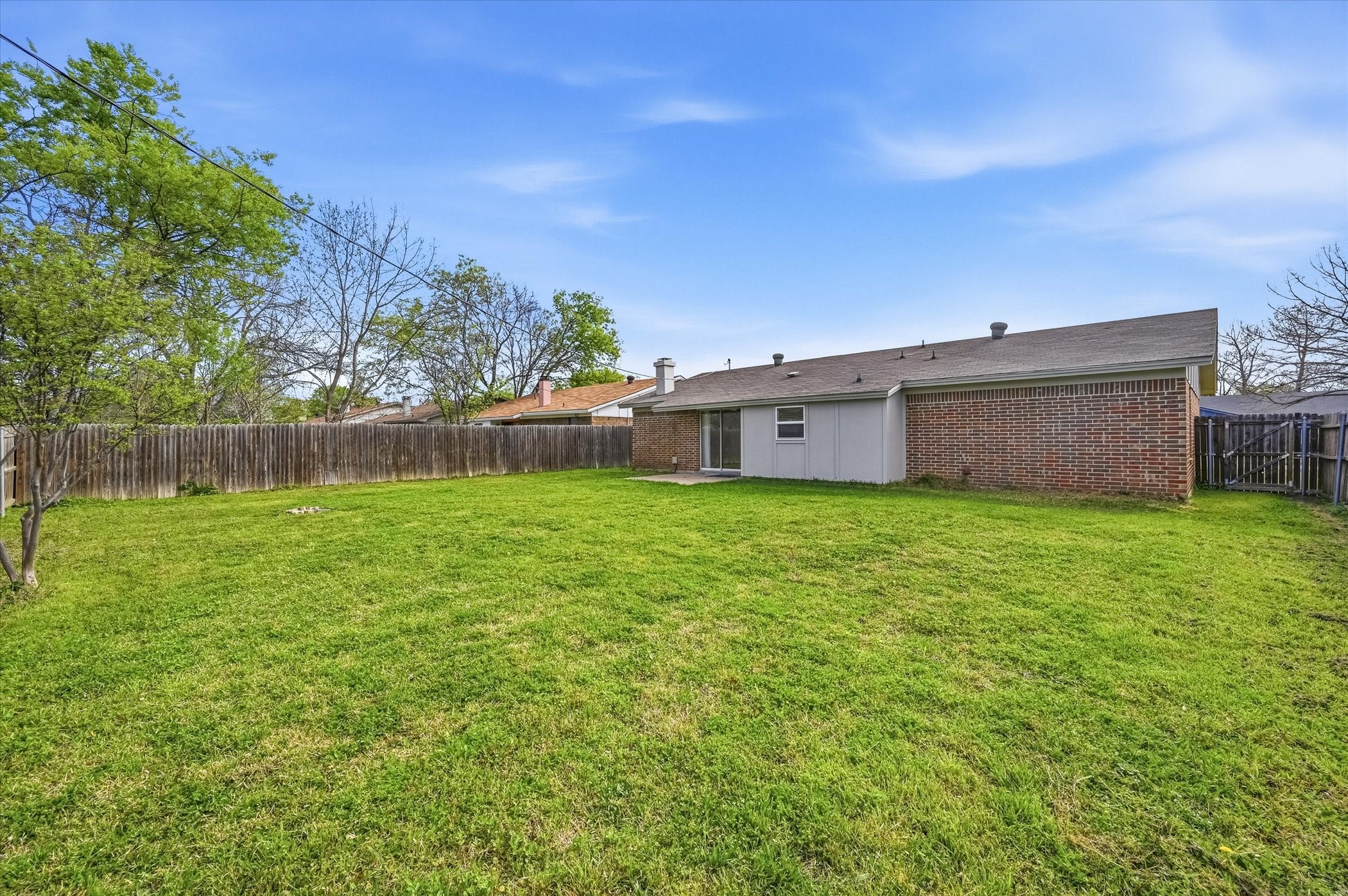 7529 Meadowlark Lane N