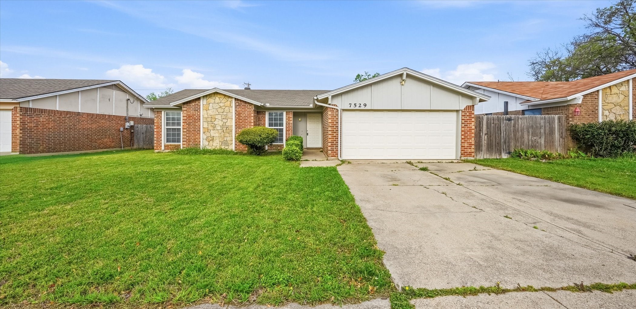7529 Meadowlark Lane N