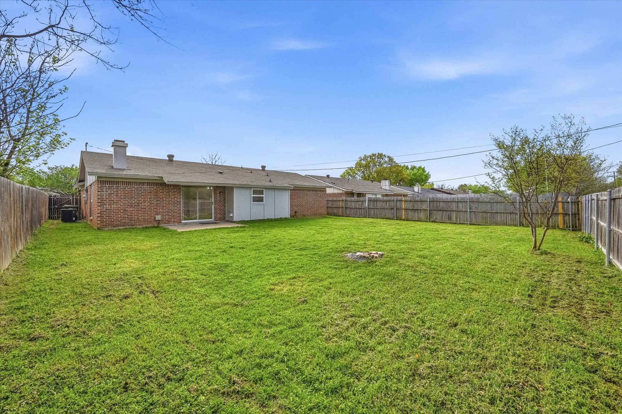 7529 Meadowlark Lane N