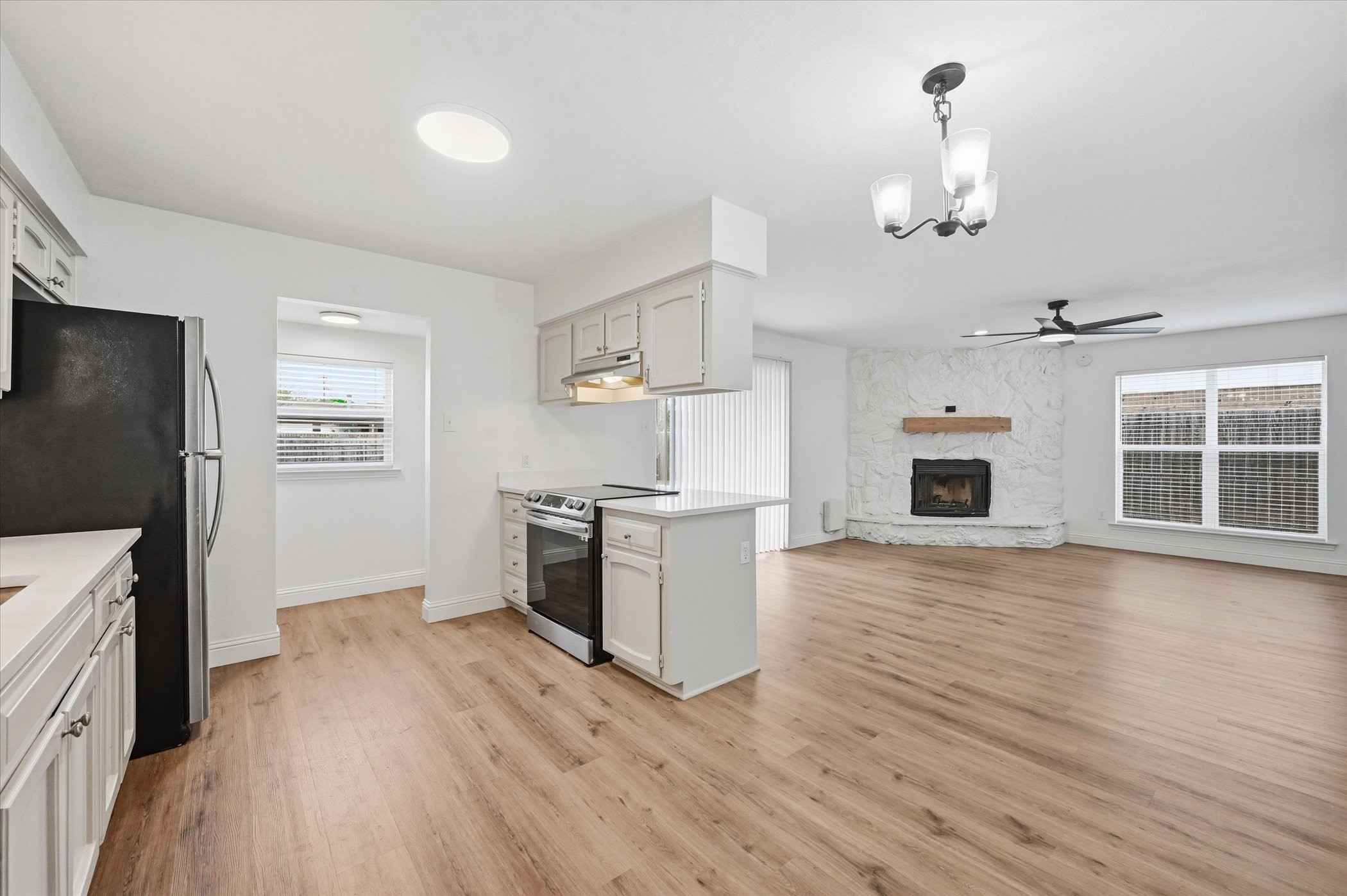 7529 Meadowlark Lane N