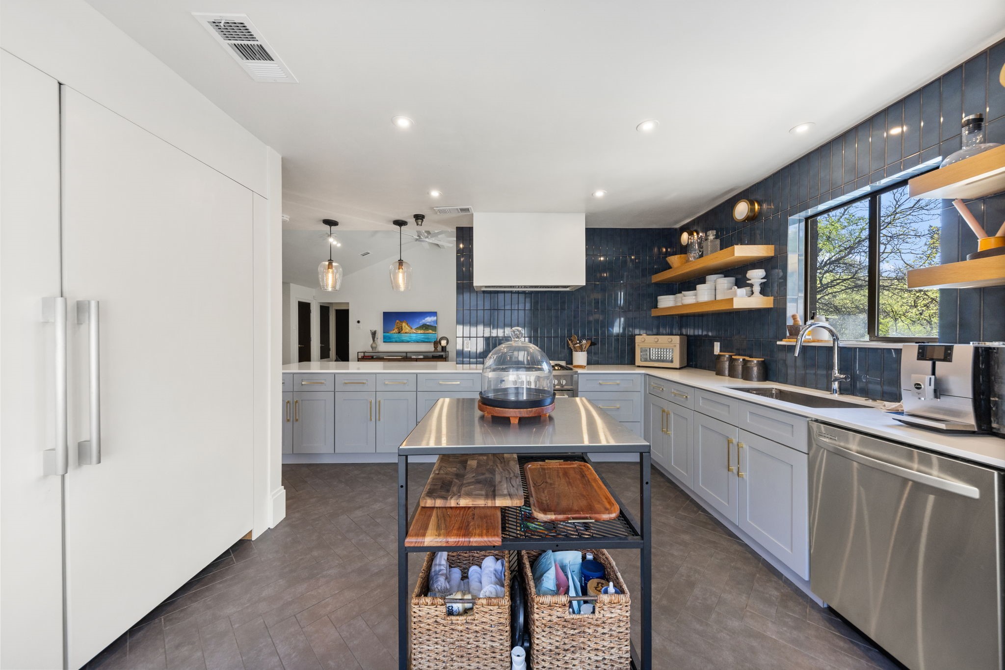 4932 Hollow Ridge