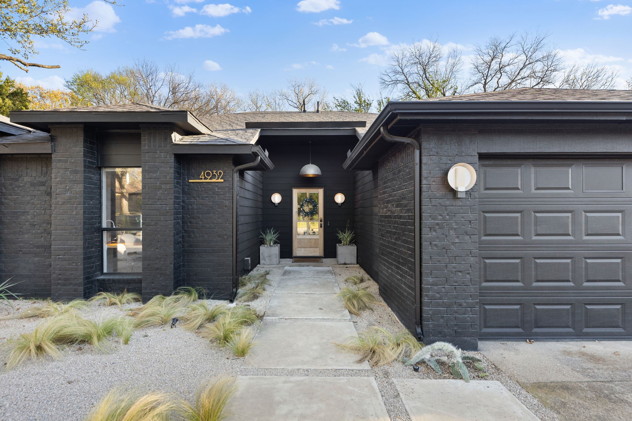 4932 Hollow Ridge