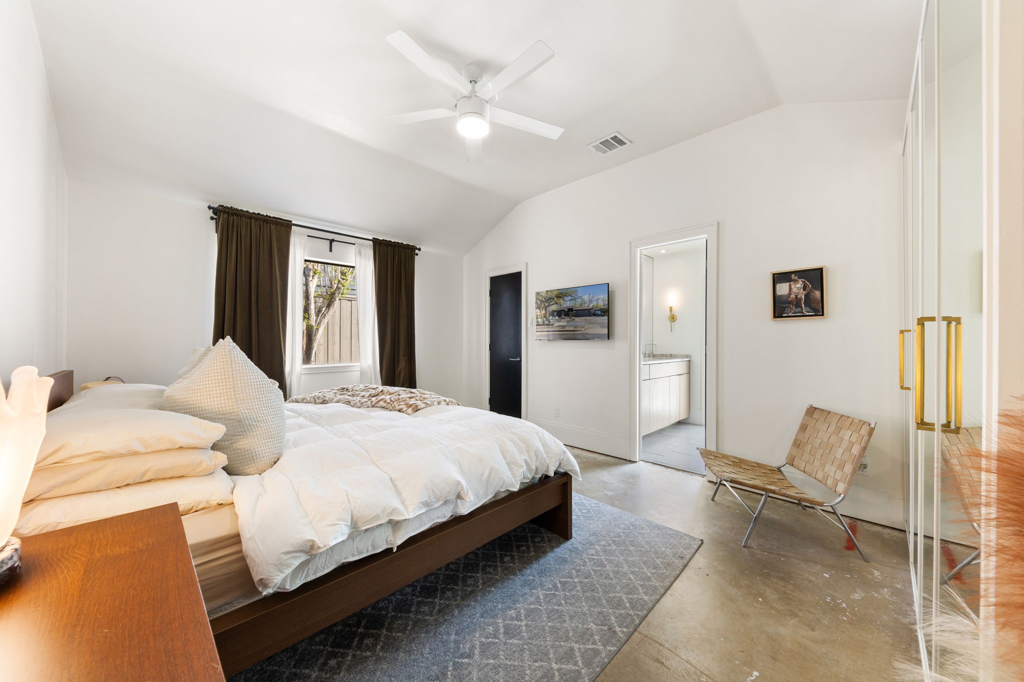 4932 Hollow Ridge