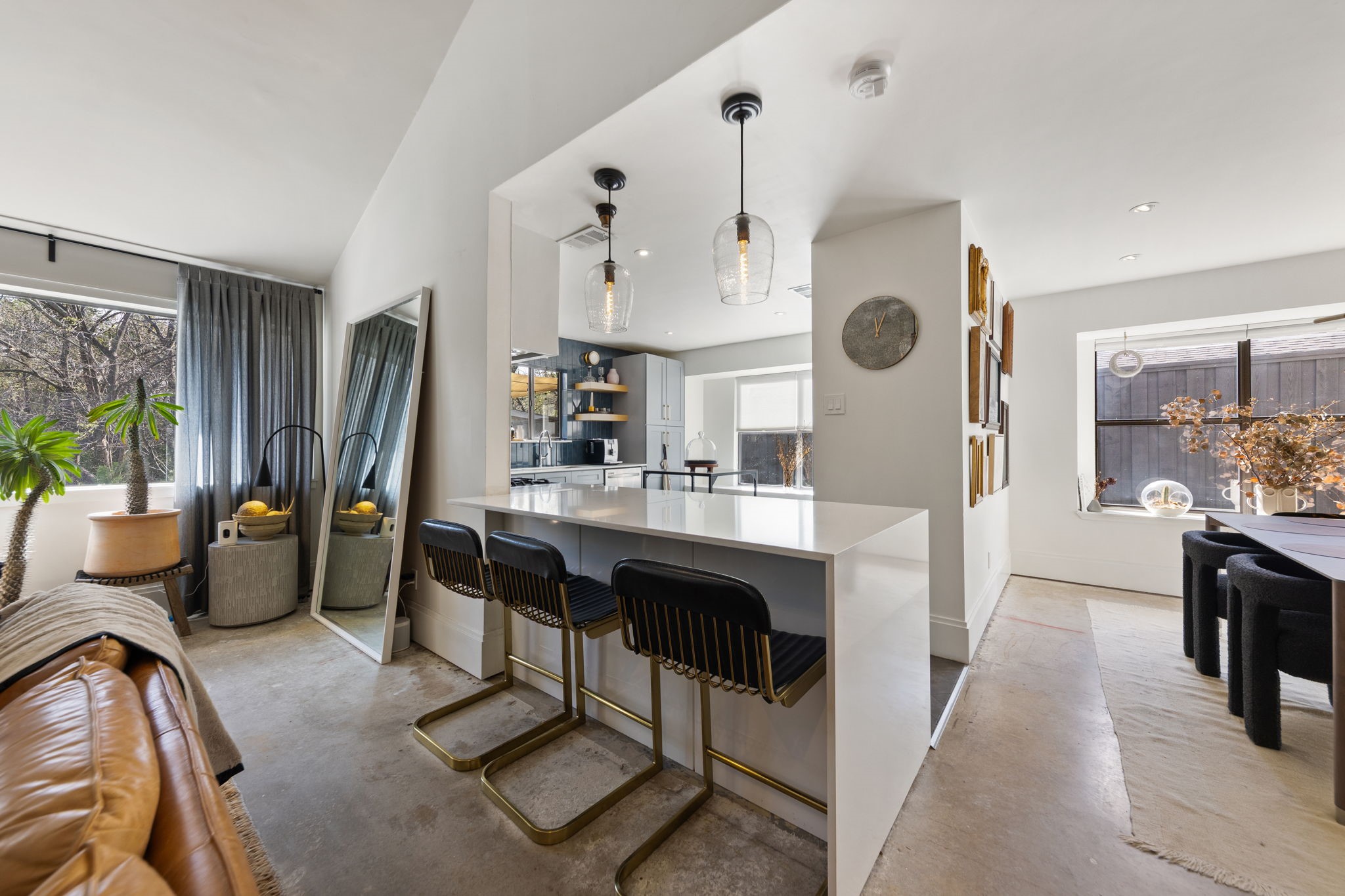 4932 Hollow Ridge