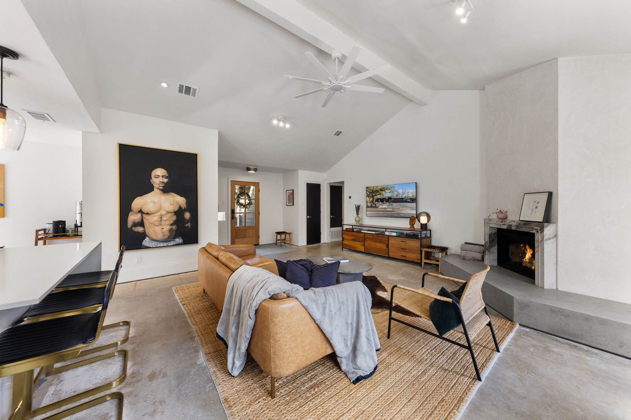 4932 Hollow Ridge