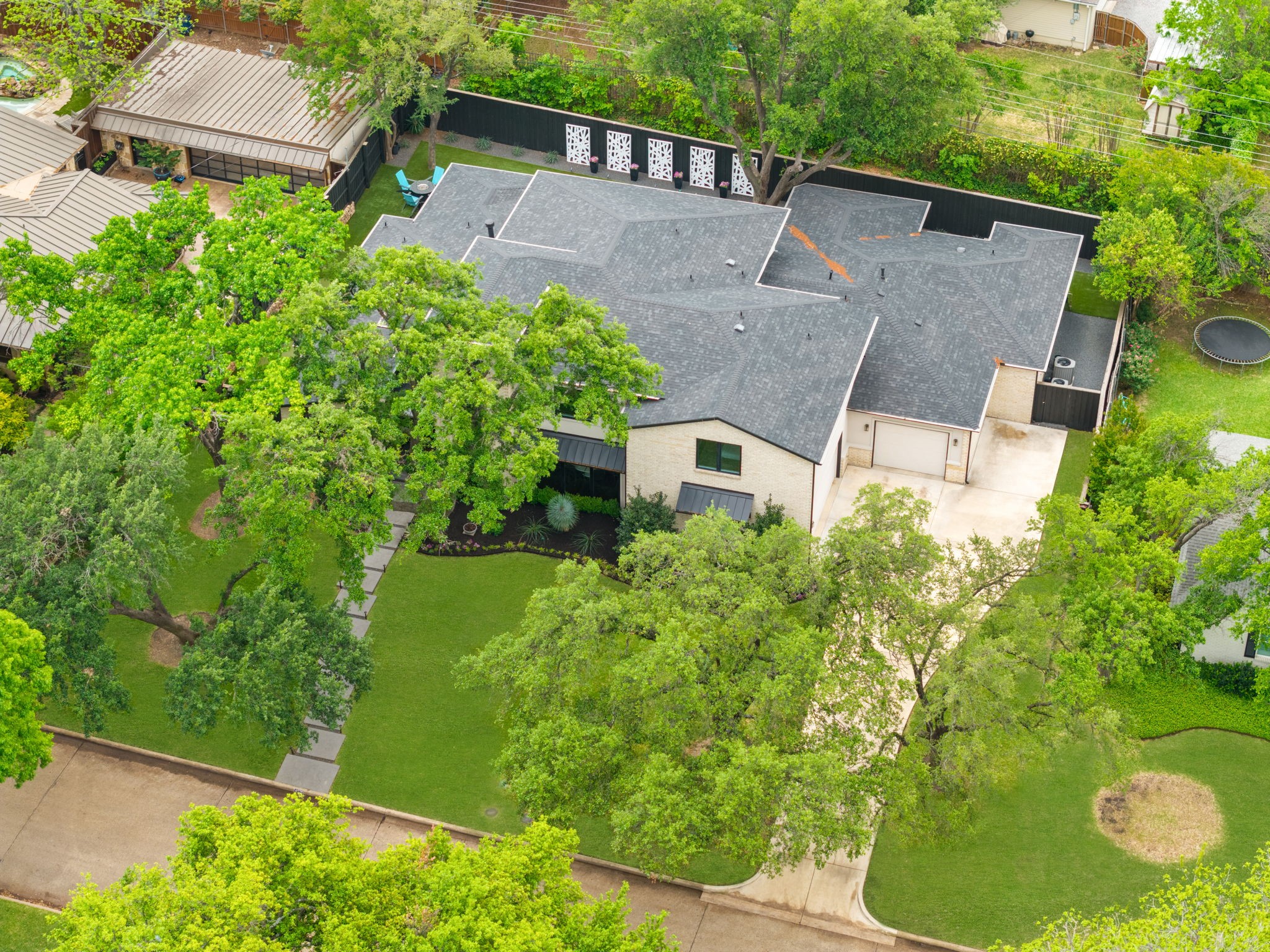 4028 Courtshire Drive