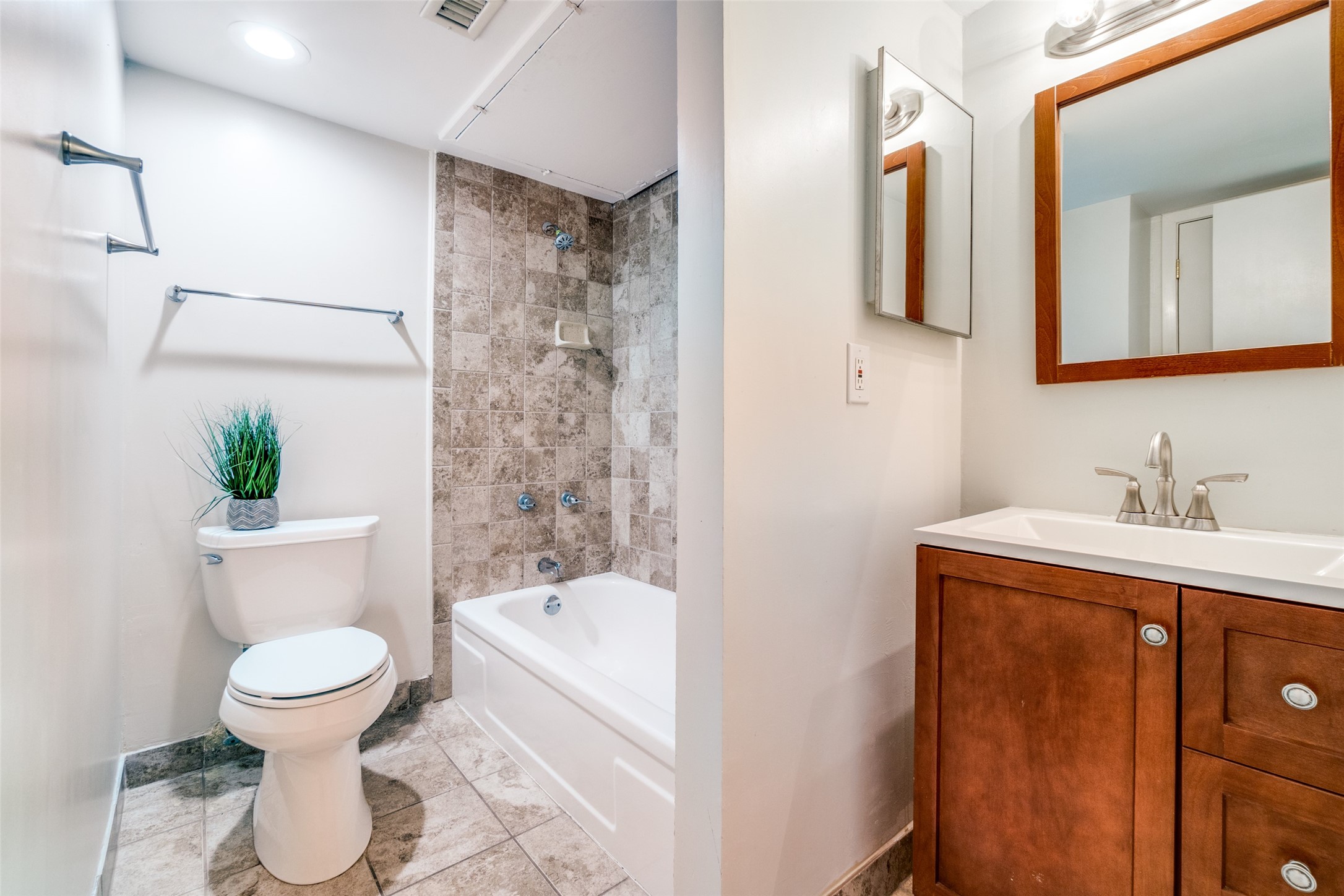 5130 Amesbury Drive 103