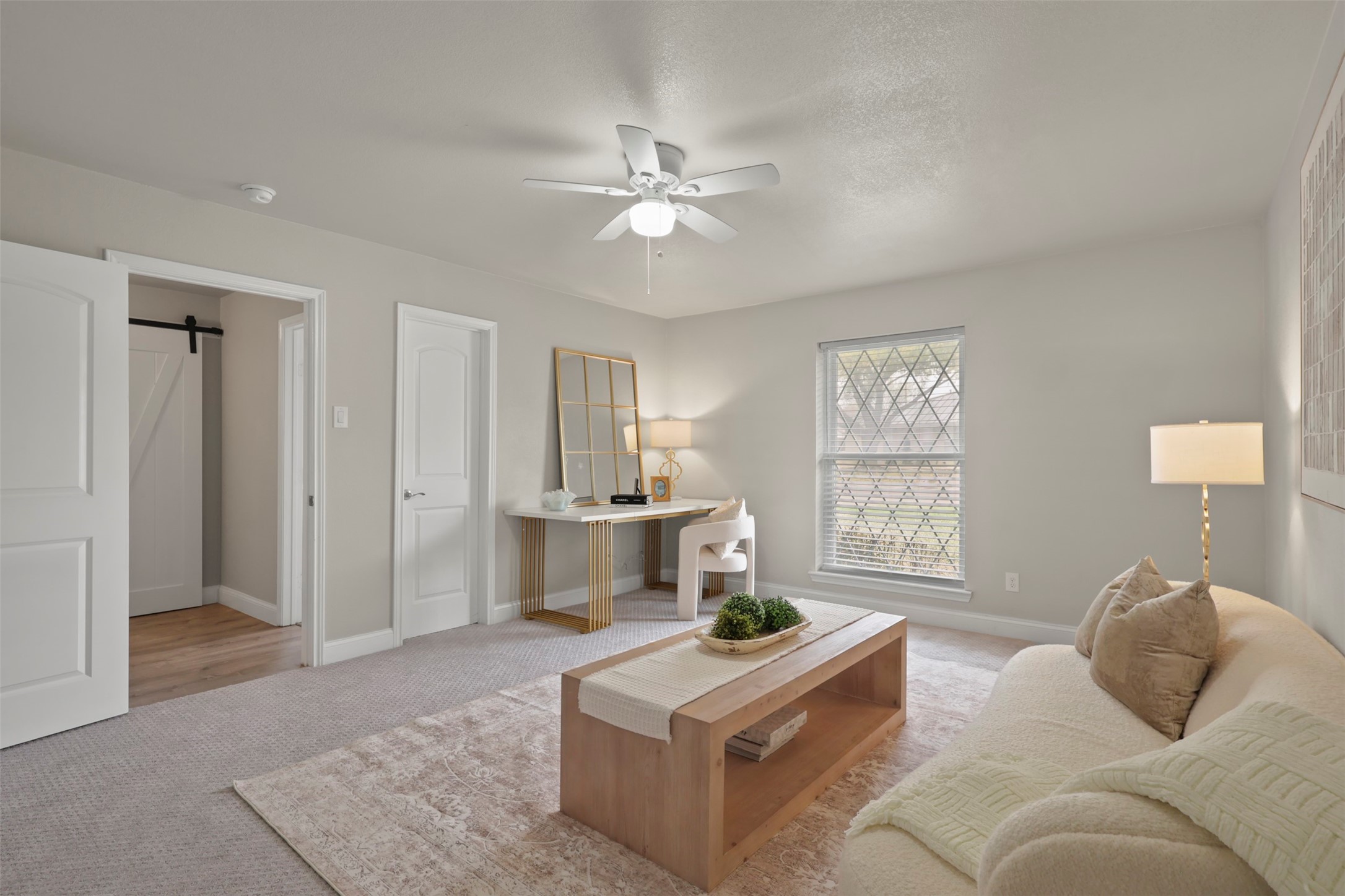 6350 Glennox Lane