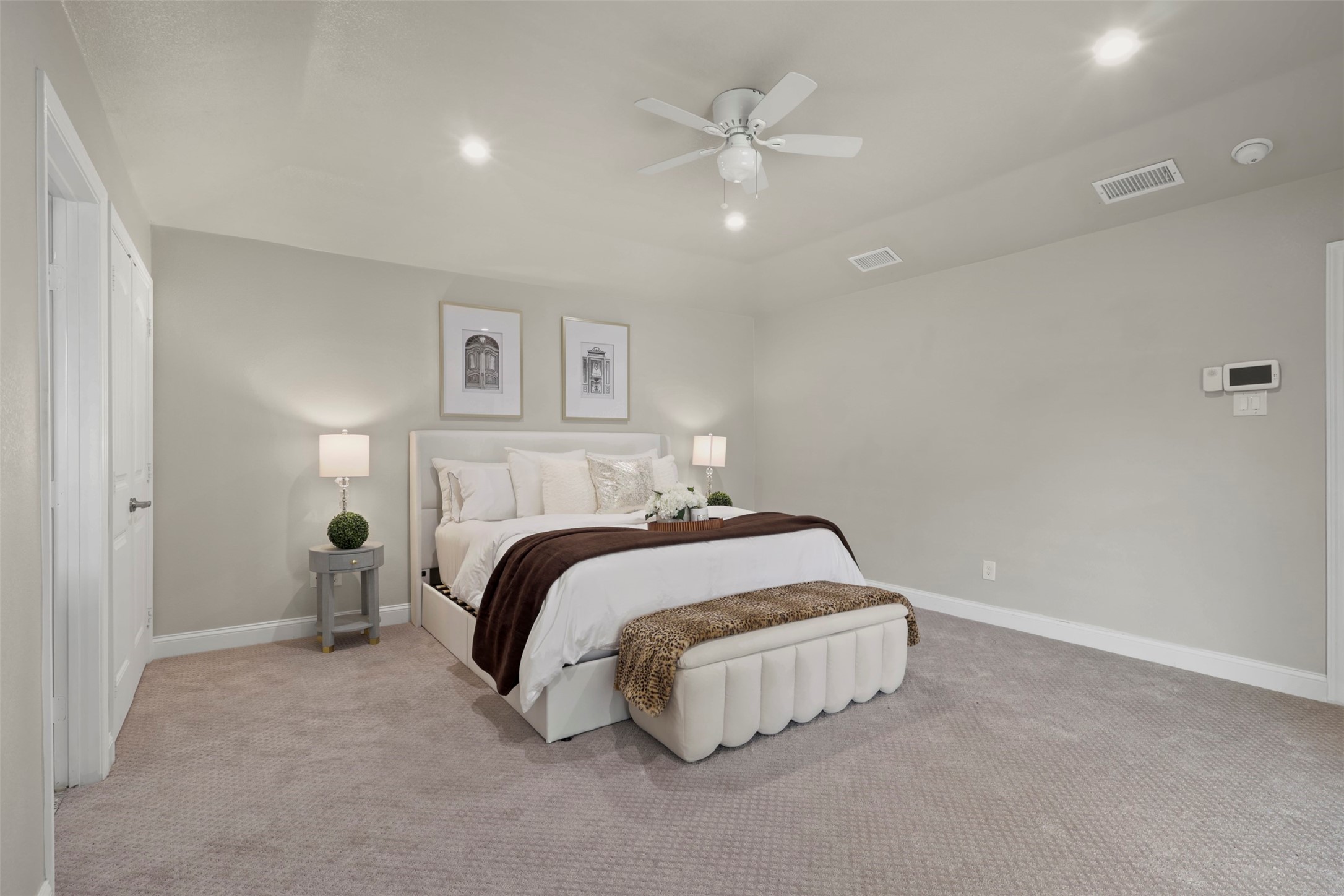 6350 Glennox Lane