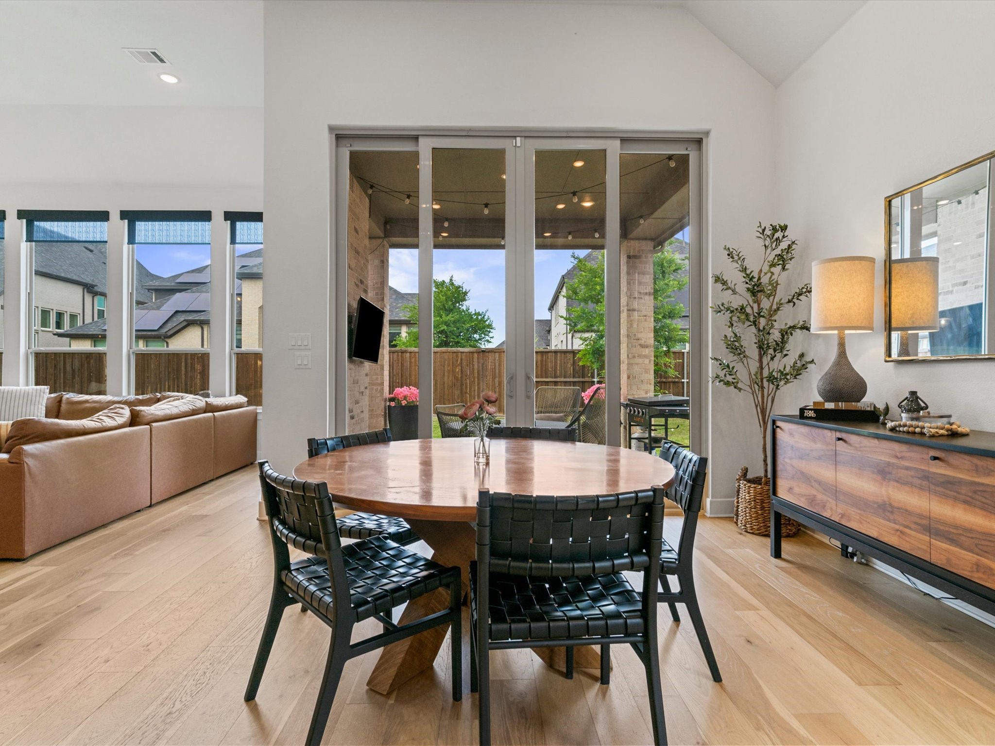 2370 Rainforest Drive