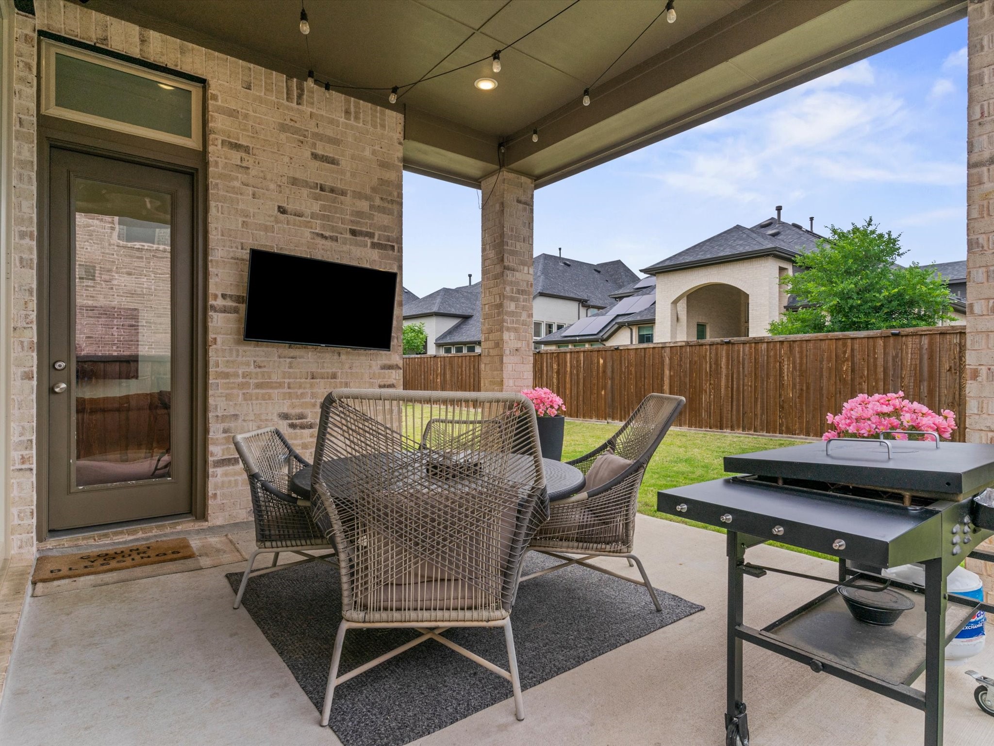 2370 Rainforest Drive