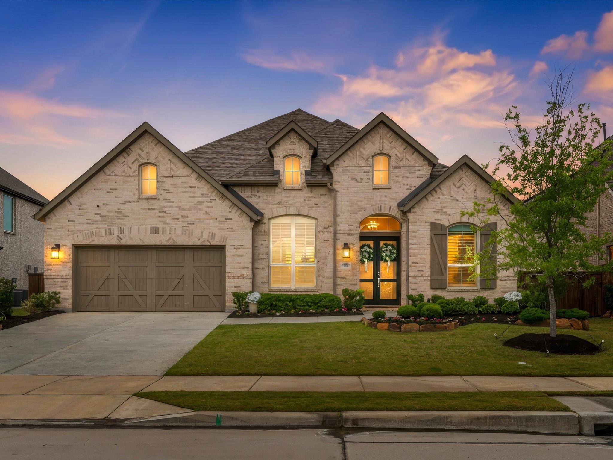 2370 Rainforest Drive