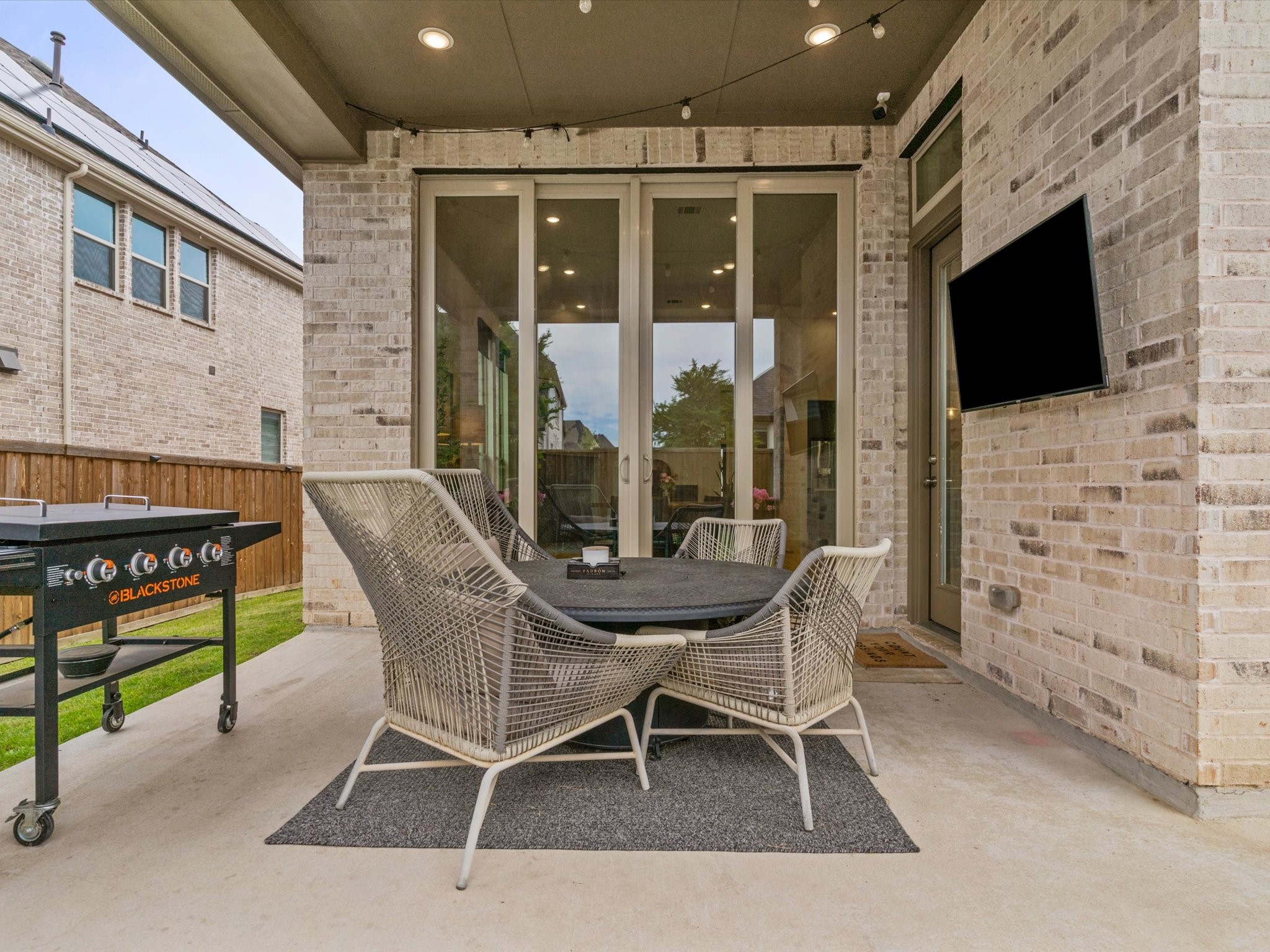 2370 Rainforest Drive