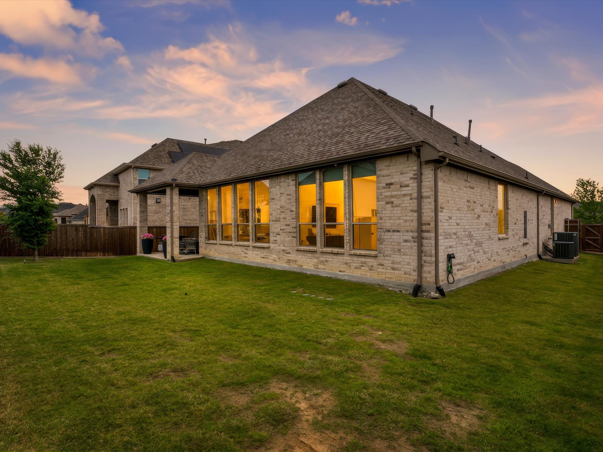 2370 Rainforest Drive
