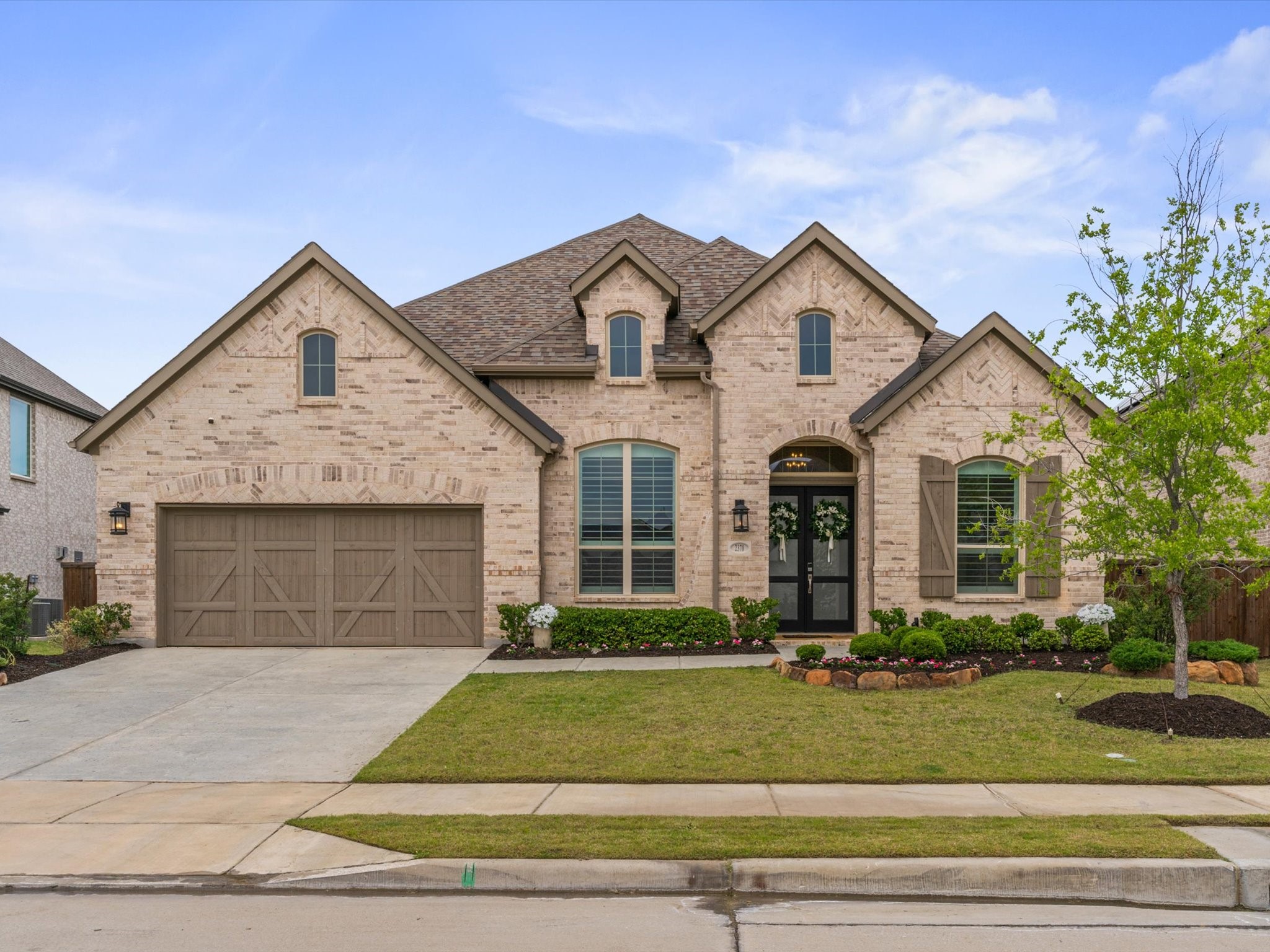 2370 Rainforest Drive