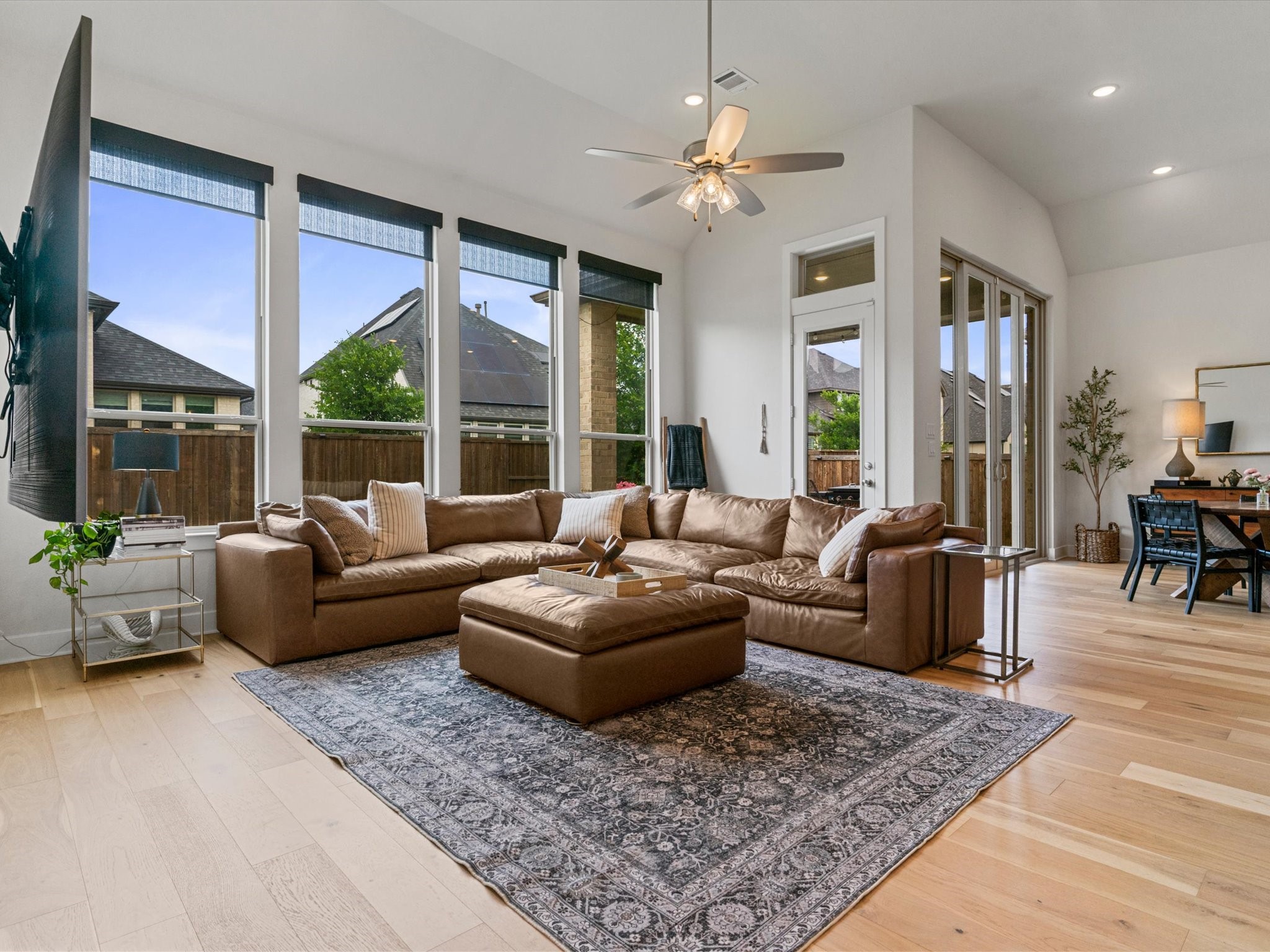 2370 Rainforest Drive