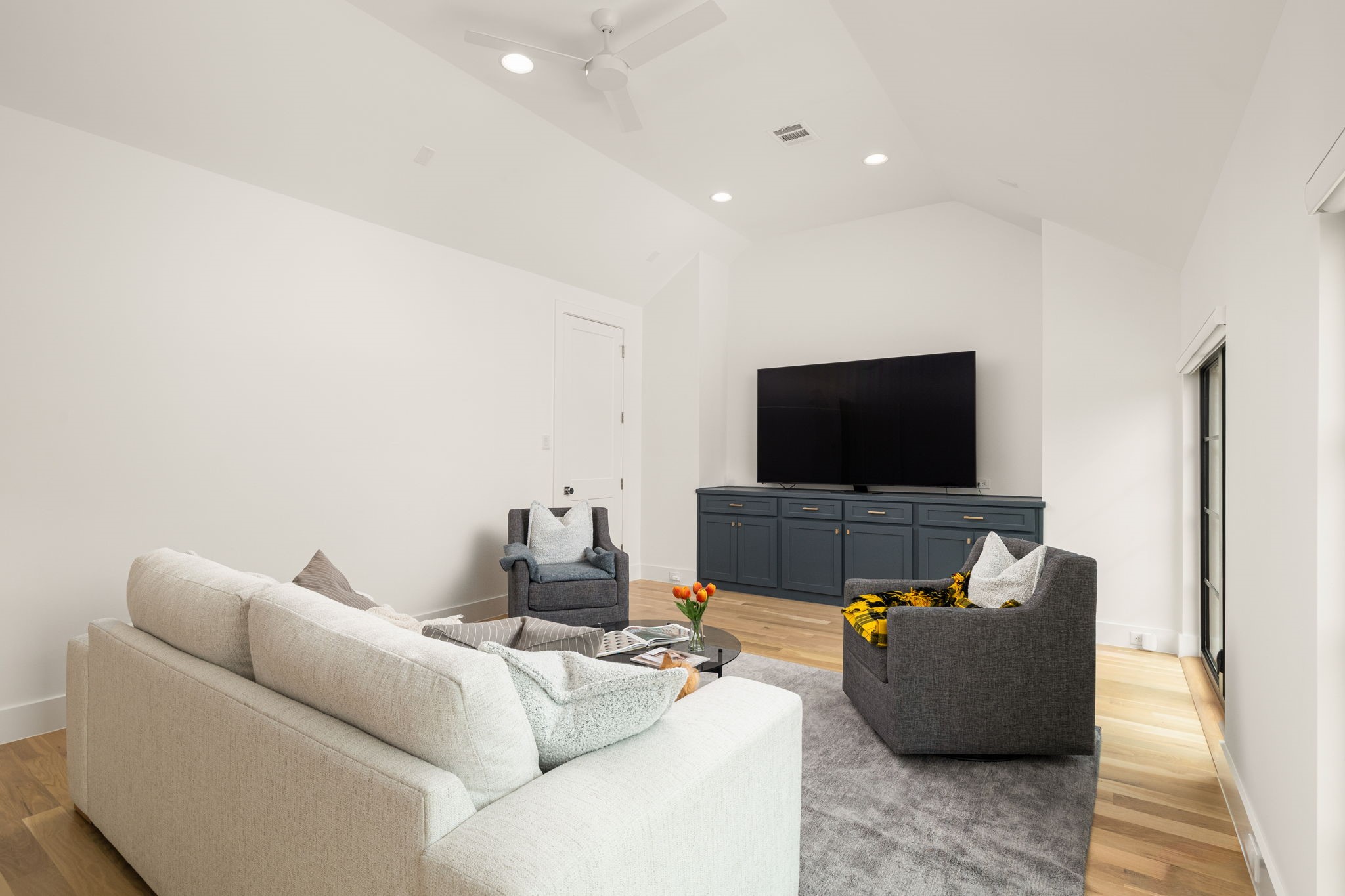 5019 Lark Lane