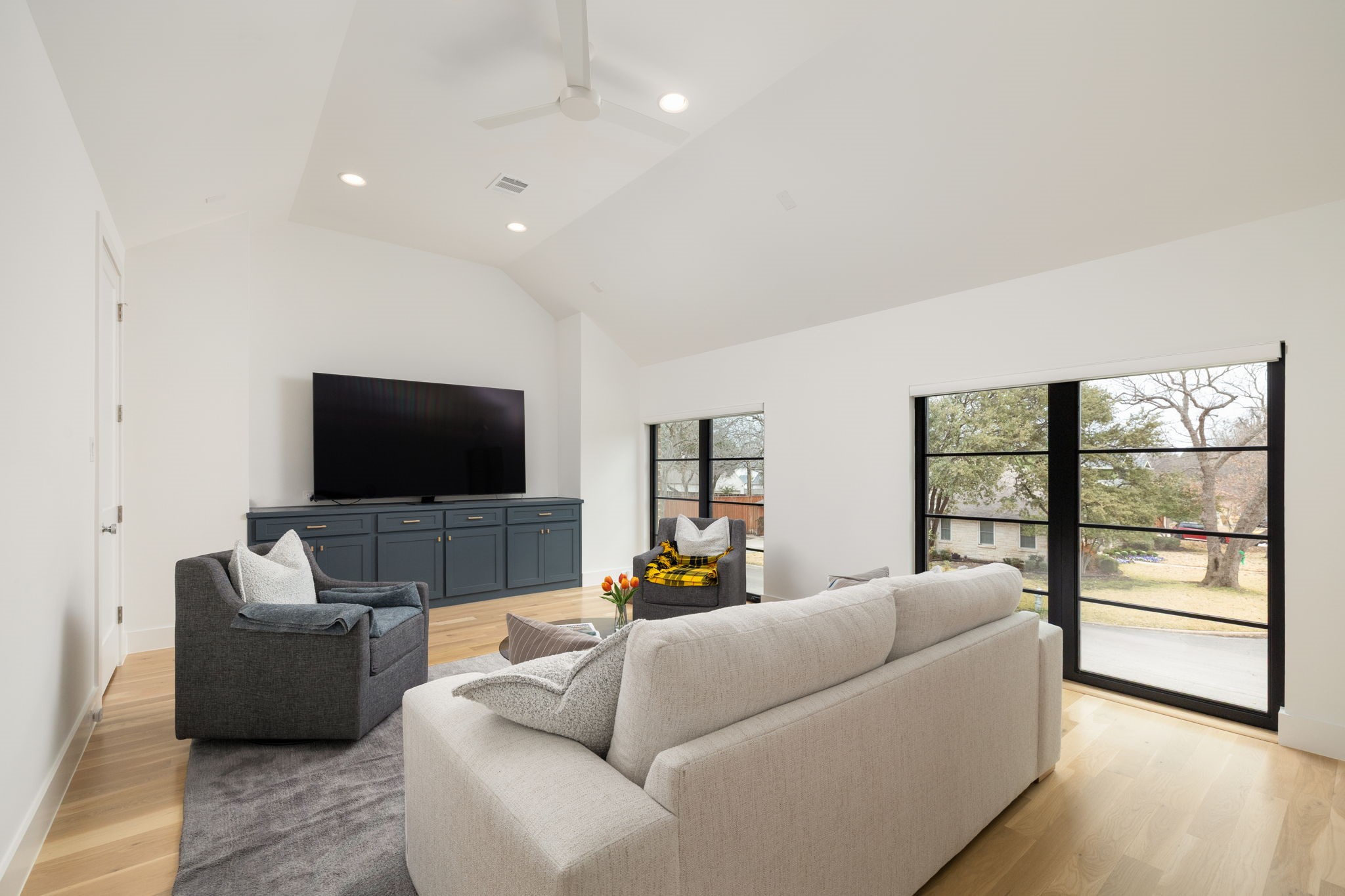 5019 Lark Lane