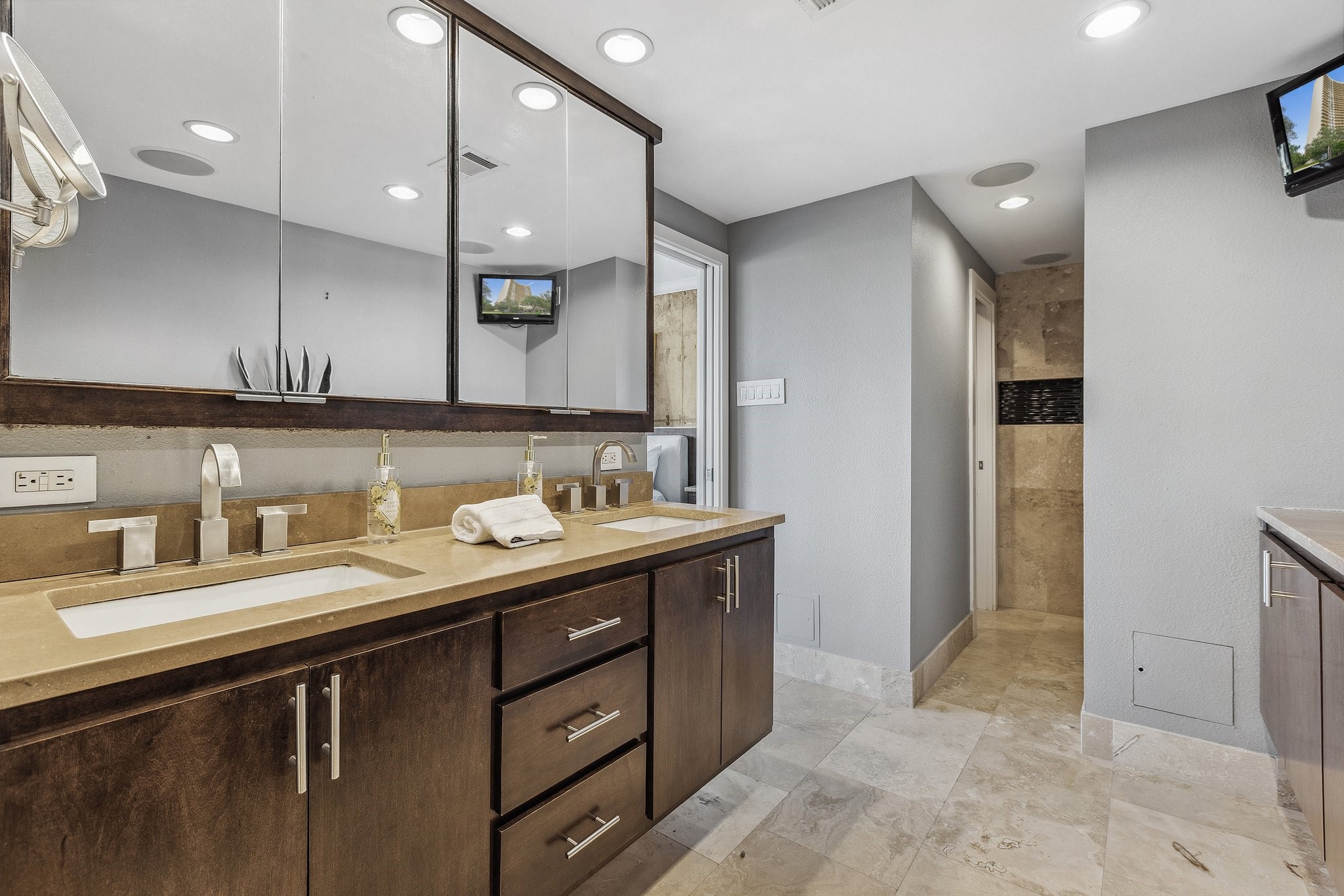 6211 W Northwest 701