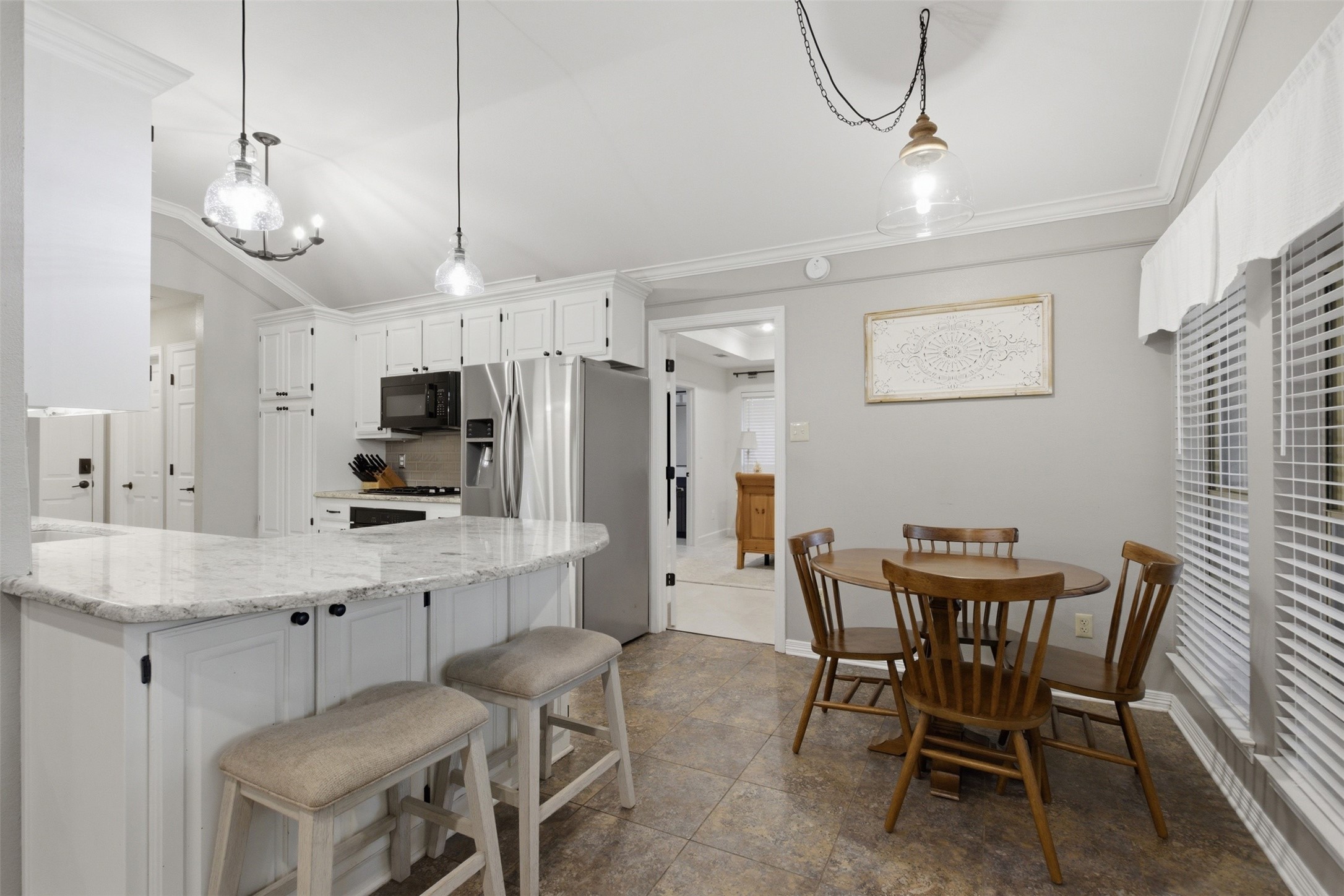 2505 Hillview Court