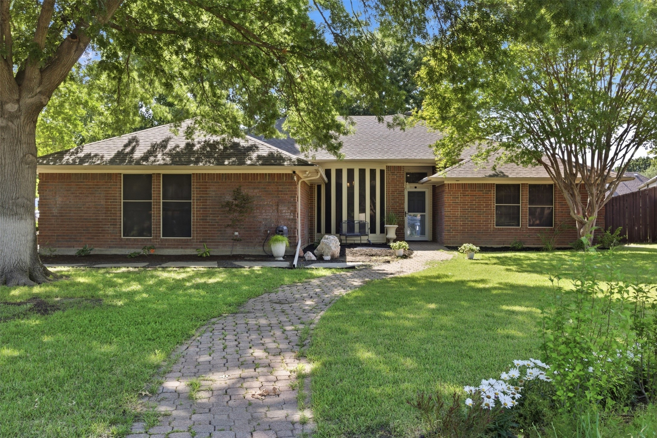 2505 Hillview Court
