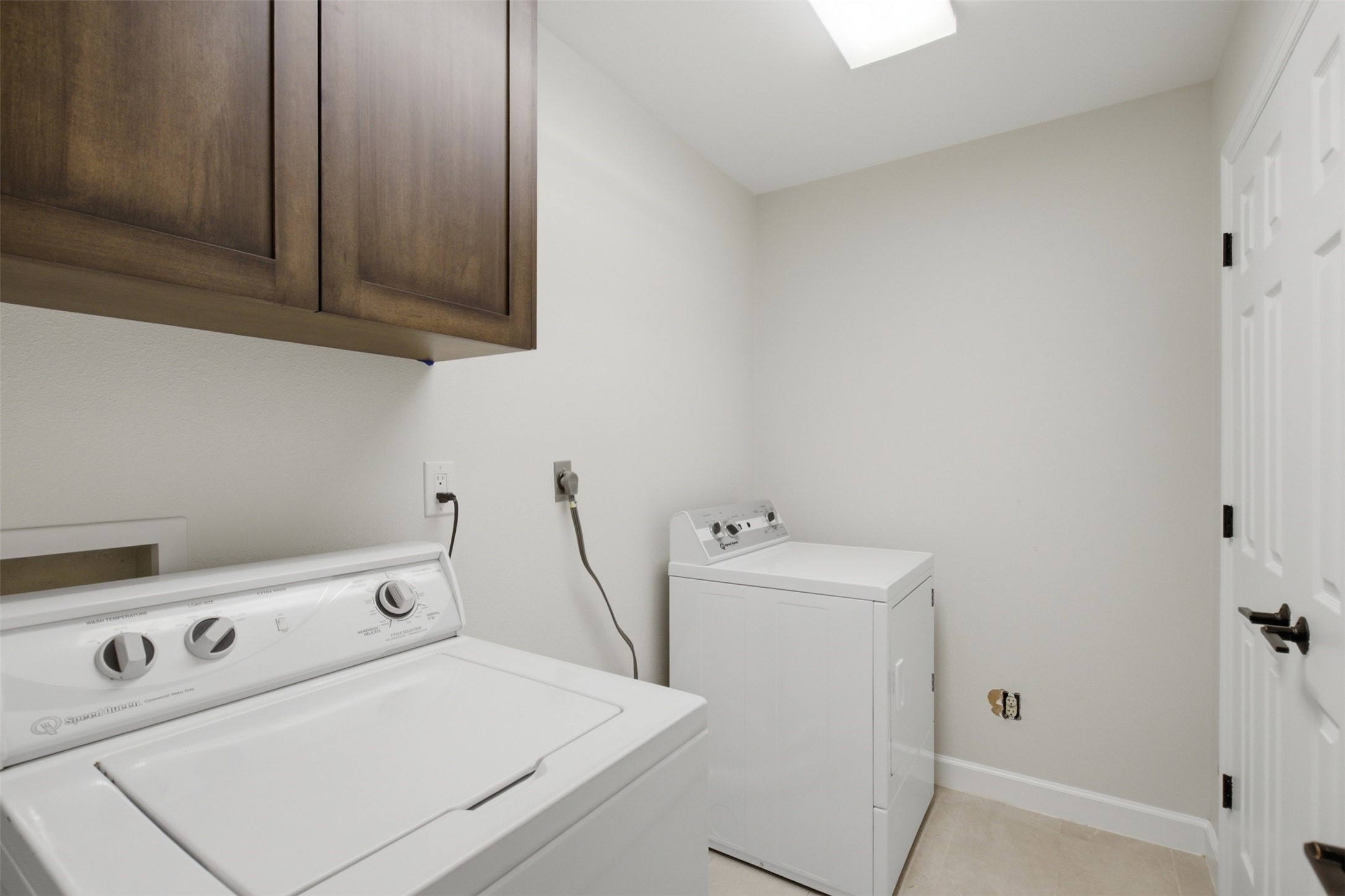 2505 Hillview Court