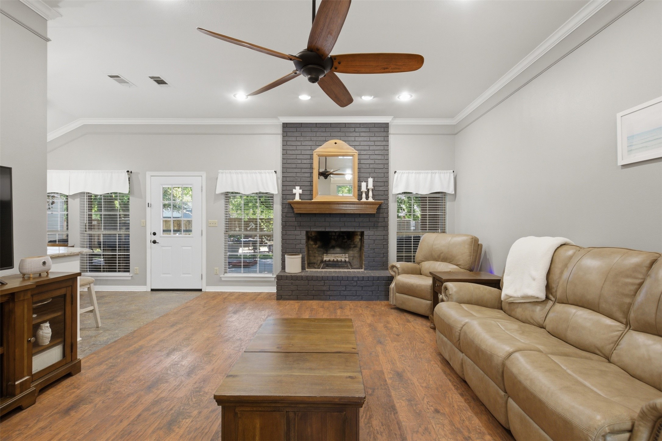 2505 Hillview Court