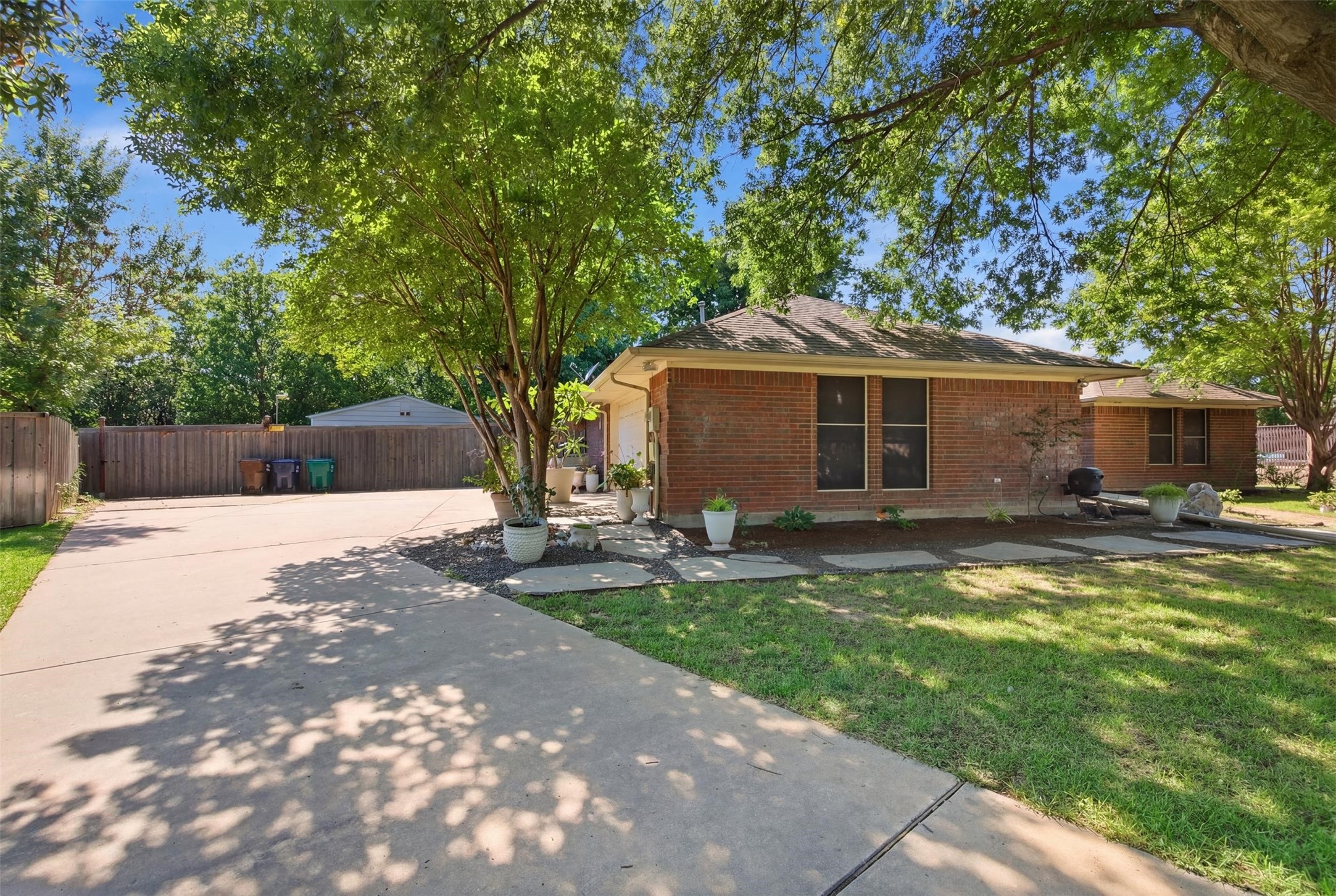 2505 Hillview Court