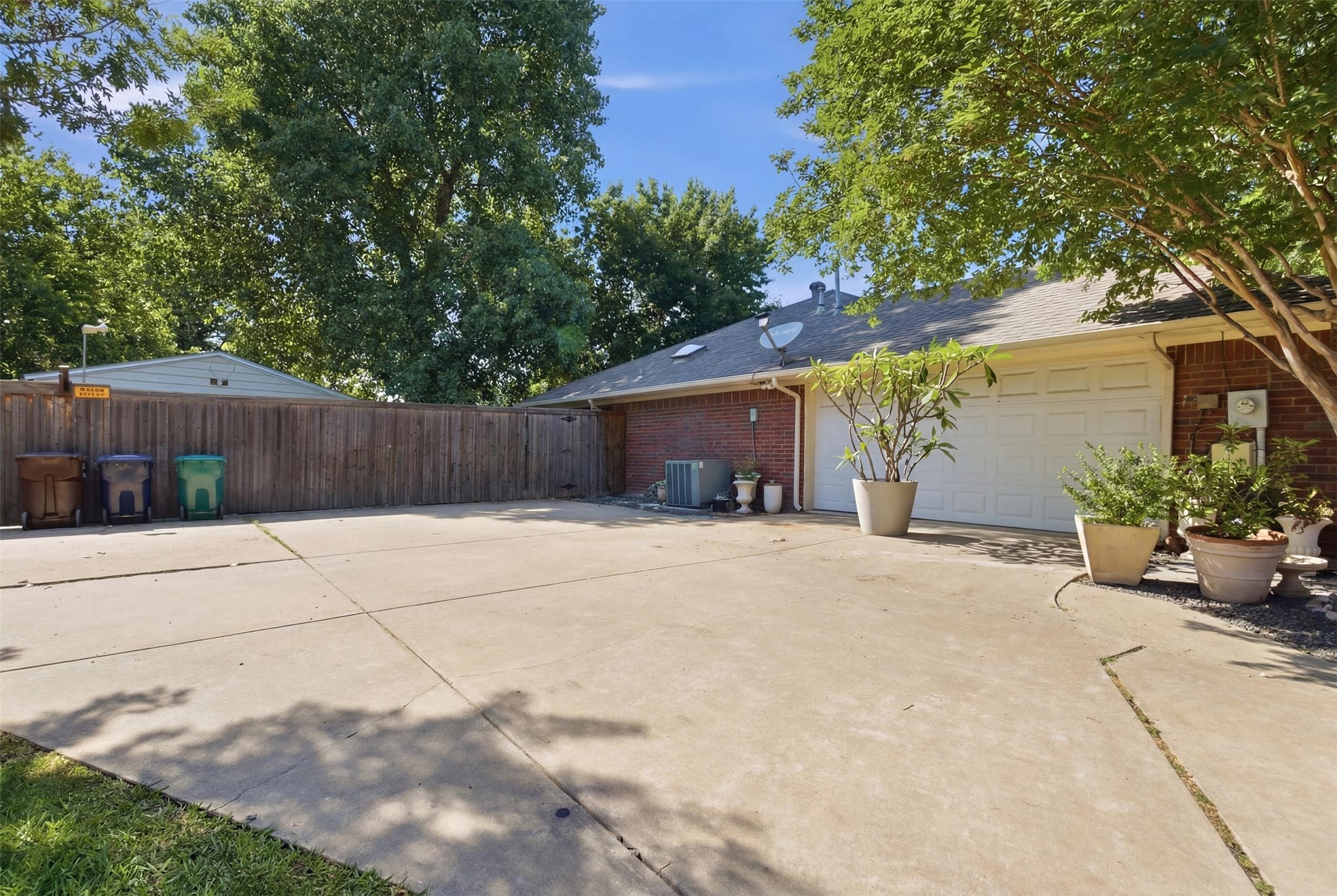 2505 Hillview Court