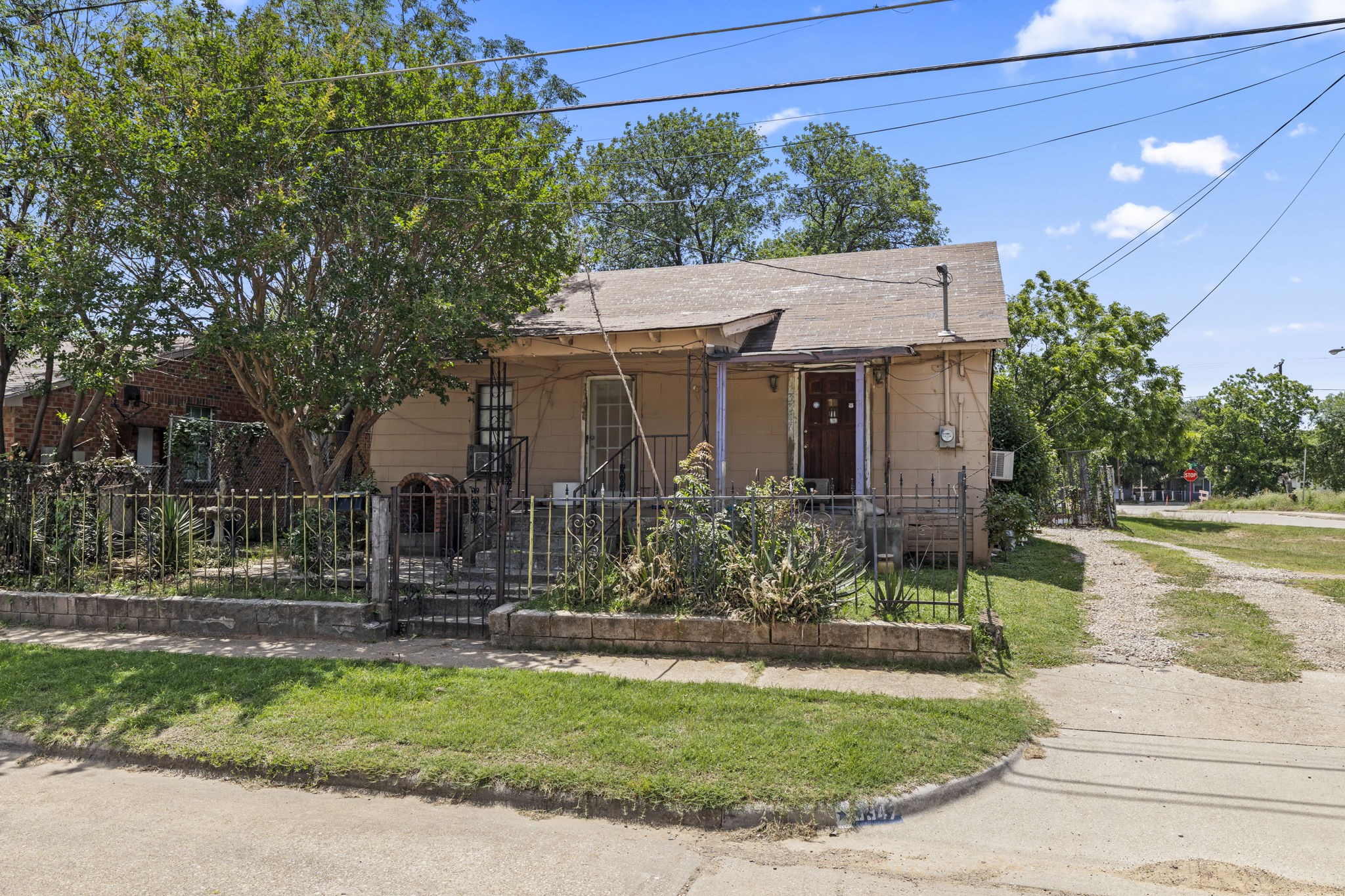 3347 Topeka Avenue