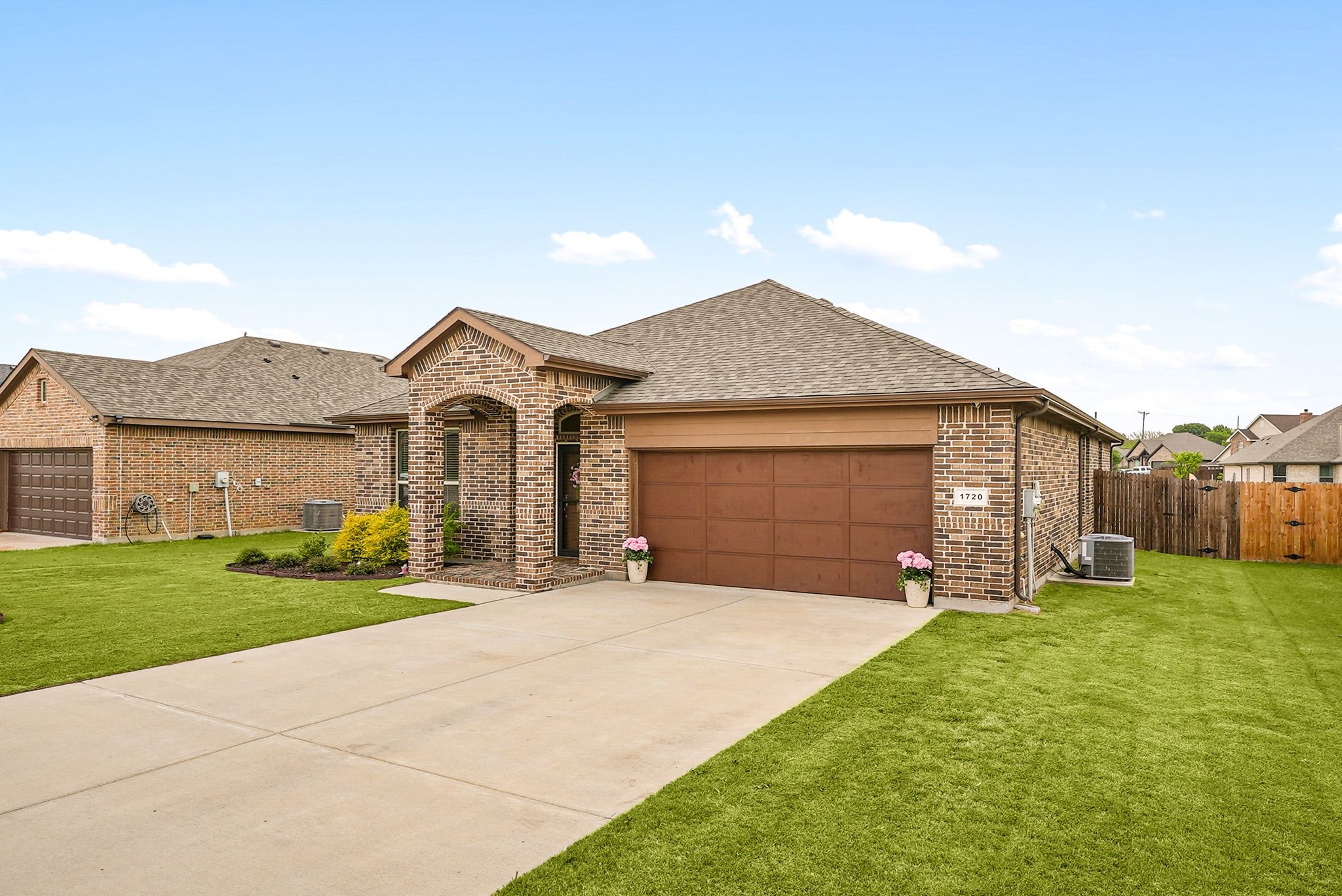 1720 Cross Creek Lane