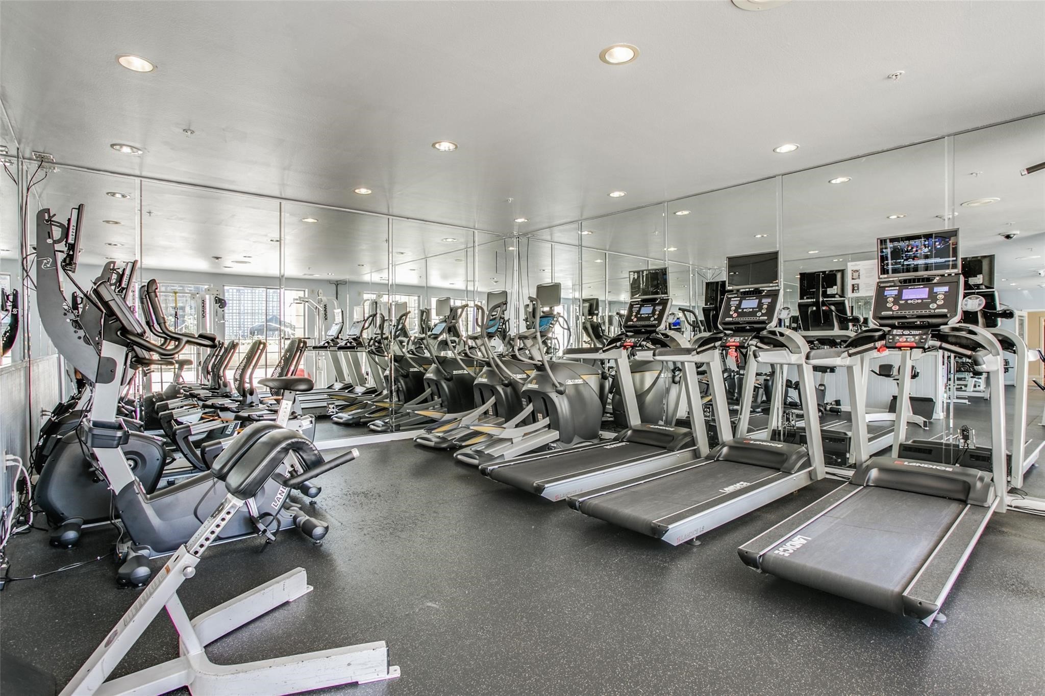 3225 Turtle Creek Boulevard 1231