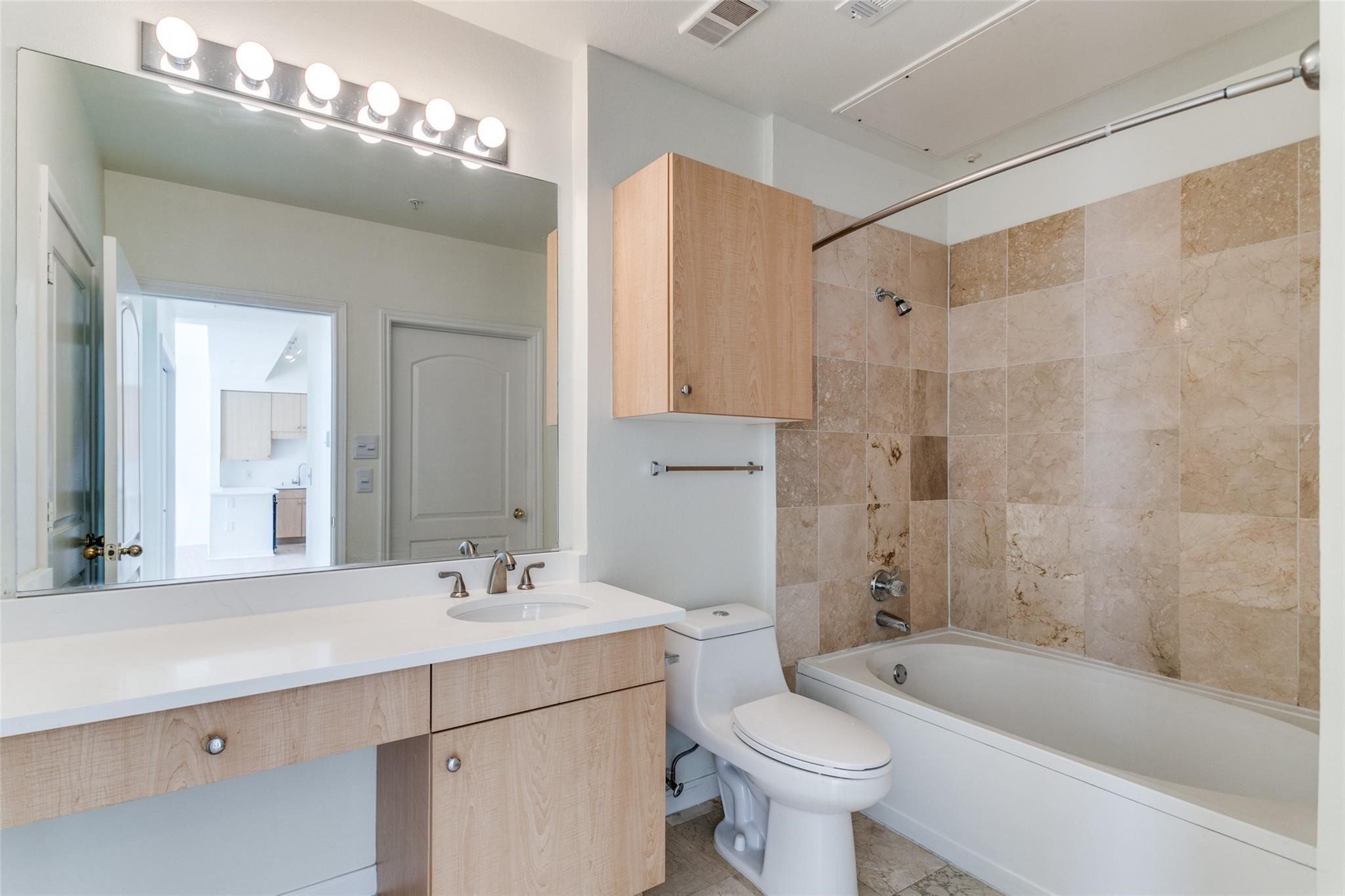 3225 Turtle Creek Boulevard 1231