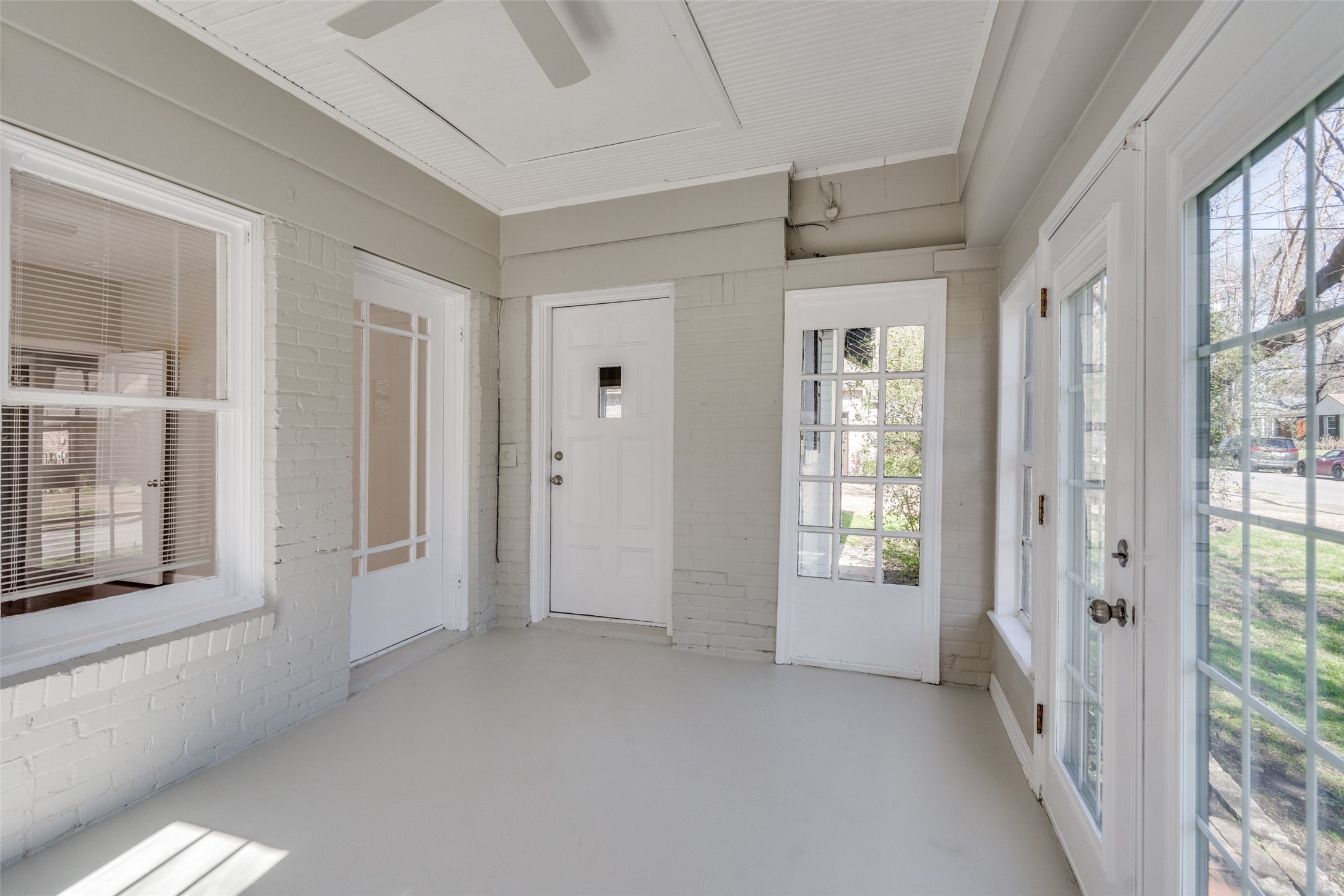 5011 Parkland Avenue