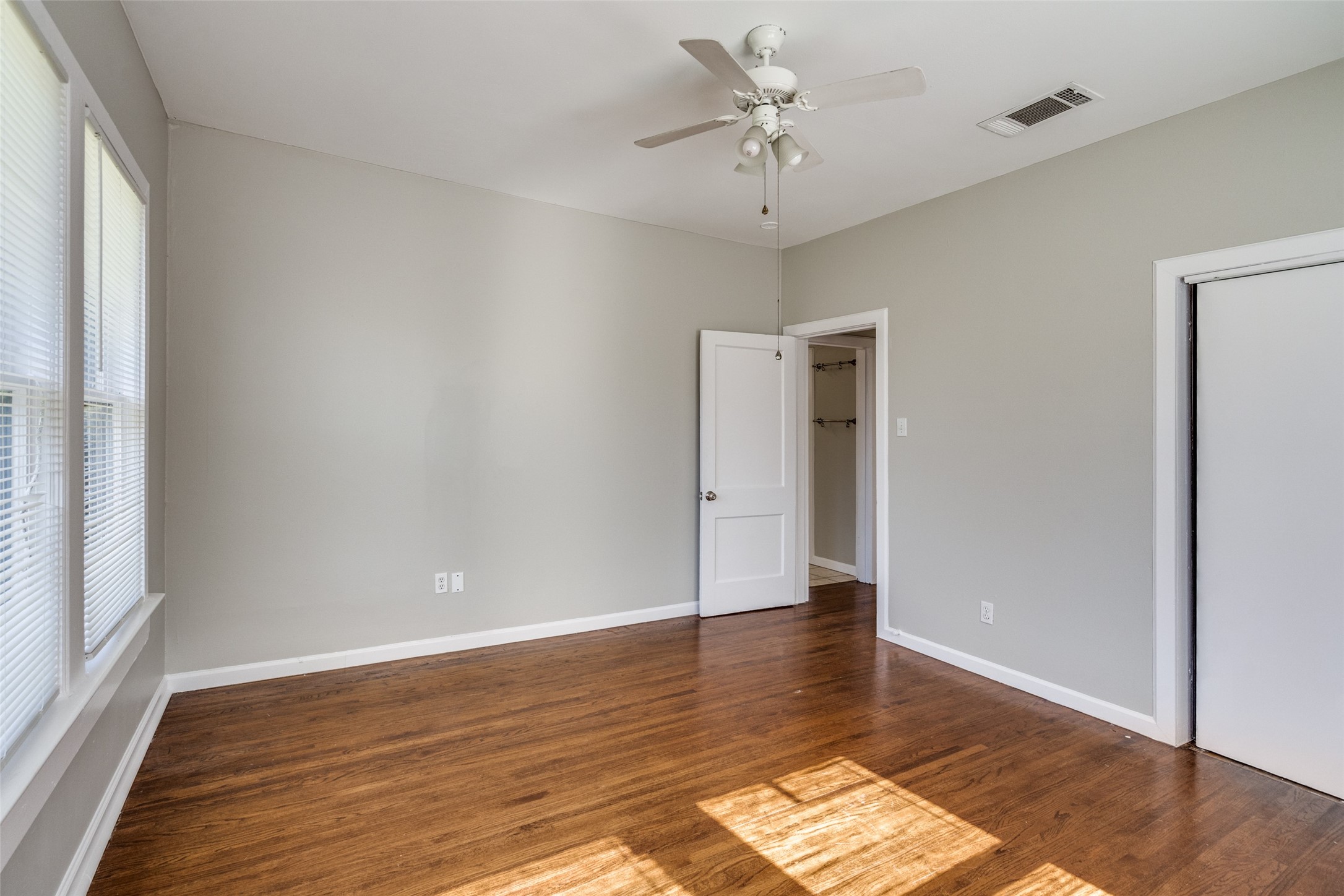 5011 Parkland Avenue