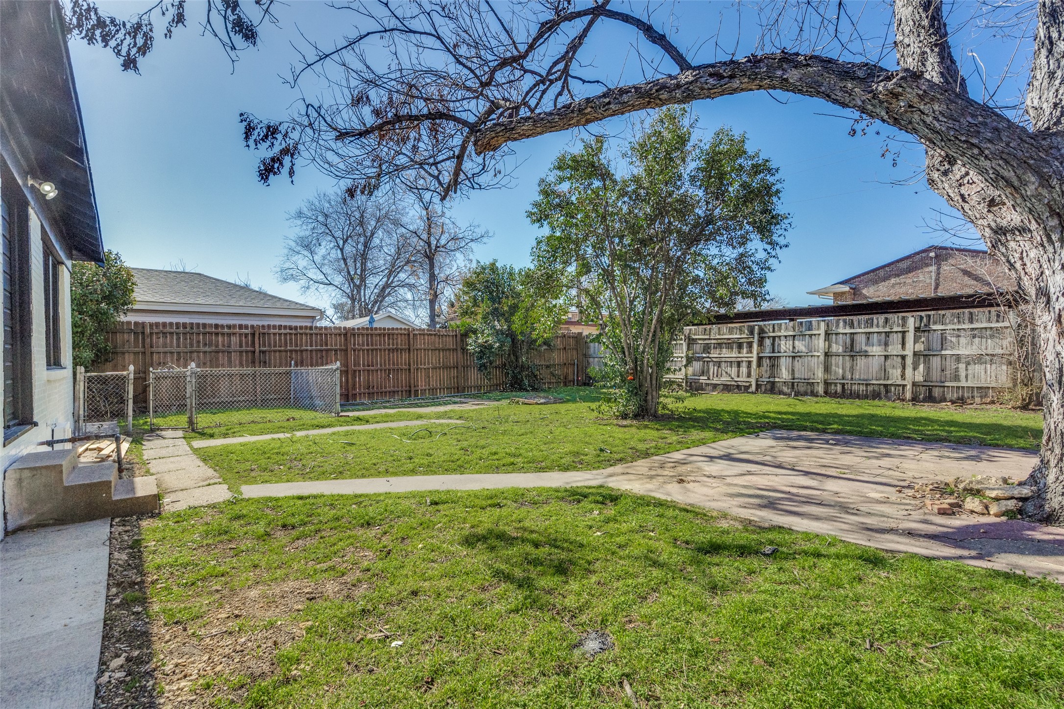 5011 Parkland Avenue