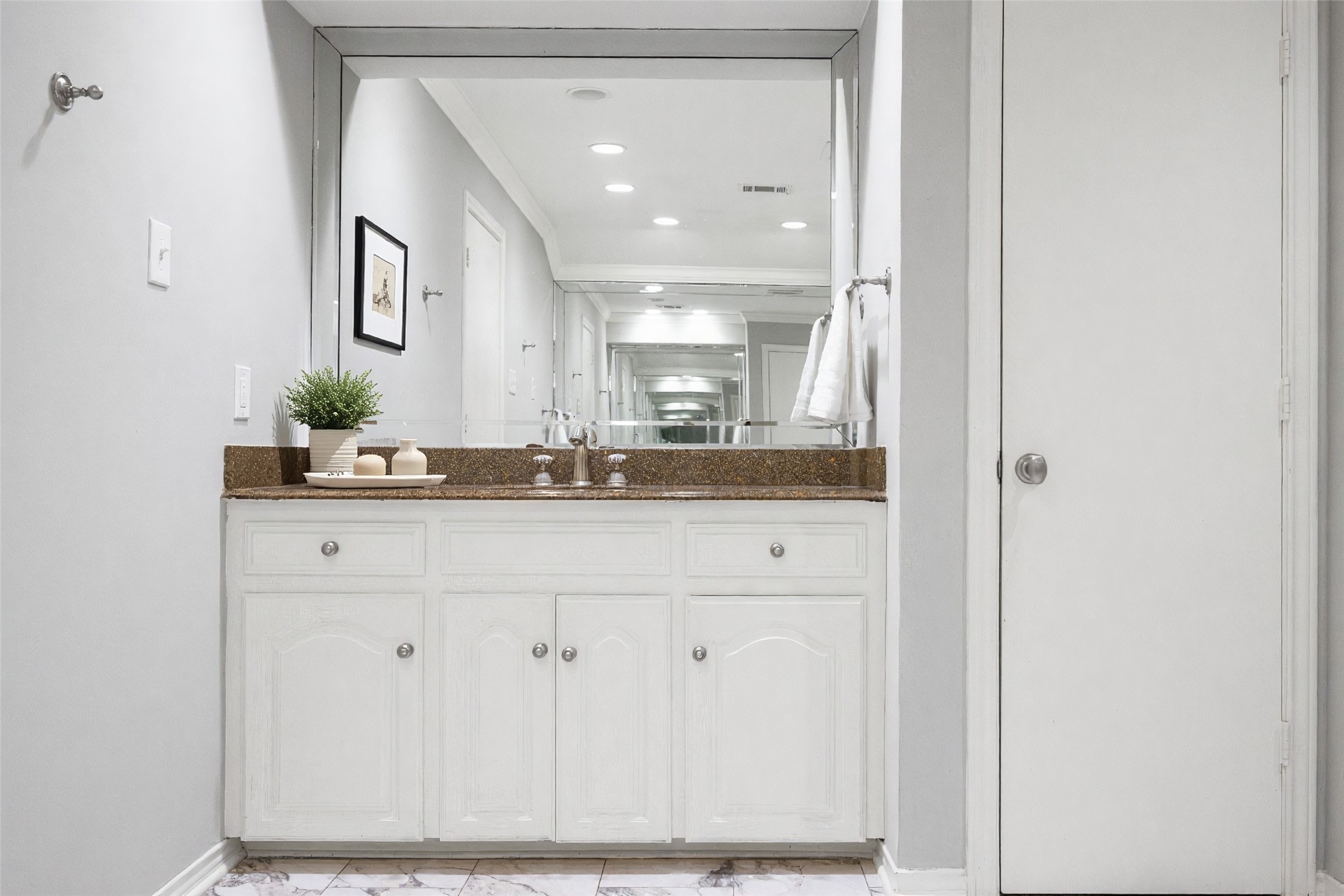 4243 Beechwood Lane