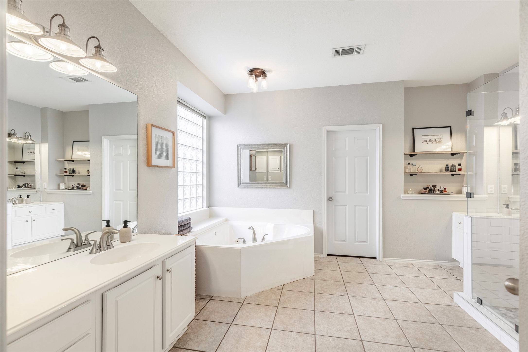 2996 La vista Lane